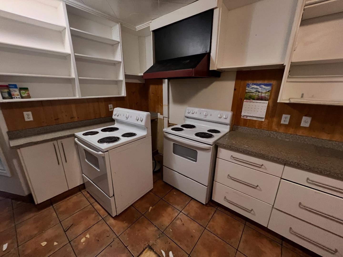 In Old buildings, you tend to find all kinds of weird and rotten thing… we are off to a great start to a new kitchen . More to come#tapcontracting