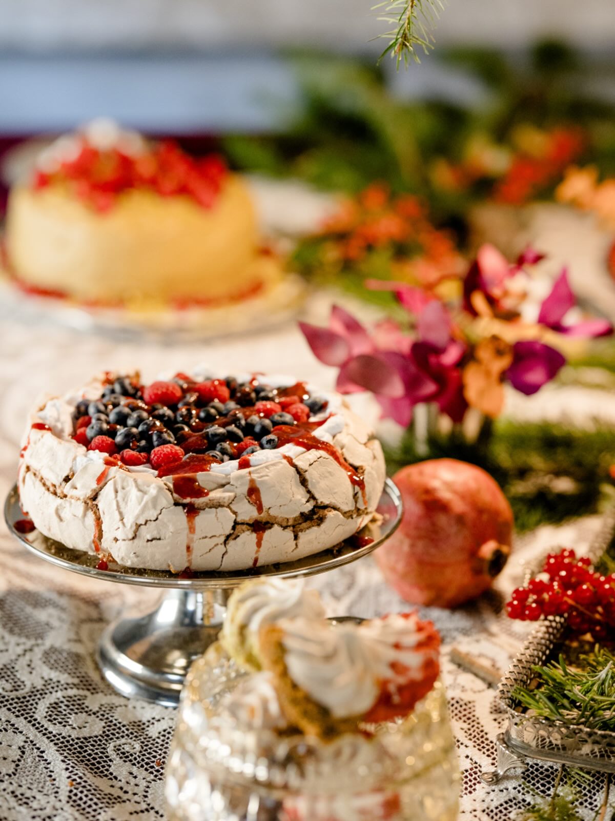 Não perca a oportunidade de ter um dos nossos bolos na sua mesa de Natal! 🎄 Encomende já!
.
.
.
#christmasshop #christmascake
#suspiro #bolo #bolodeaniversario #bolodeanos #cake #cakeshop #shopdecor
#bakery #patisserie #meringue #pavlova #chocolatecake #birthdaycake #partycake #coffee #food #timeoutmarket #belem #lisboa #lisbon #lisbonne #visitlisboa #lisbonfood #foodie #foodphotography #foodstagram #foodlover #foodoftheday