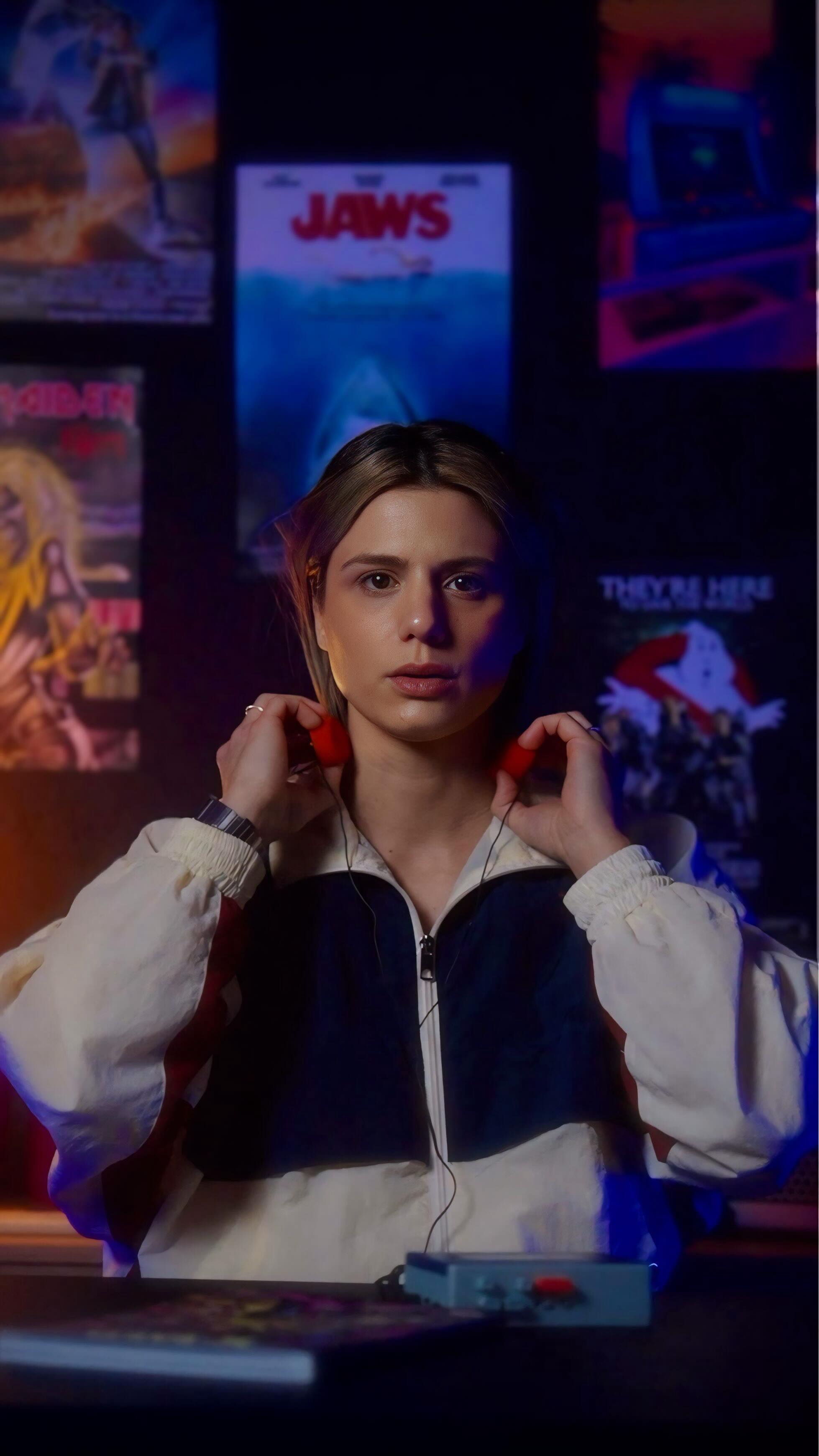 J’ai recréé l’univers de Stranger Things… seule, sans budget et le résultat déboîte. ⚡️🖤 #upsidedown #st5
#strangerthings #filmmaker #astucevideo #videotips #videaste #sony #bts #backstage