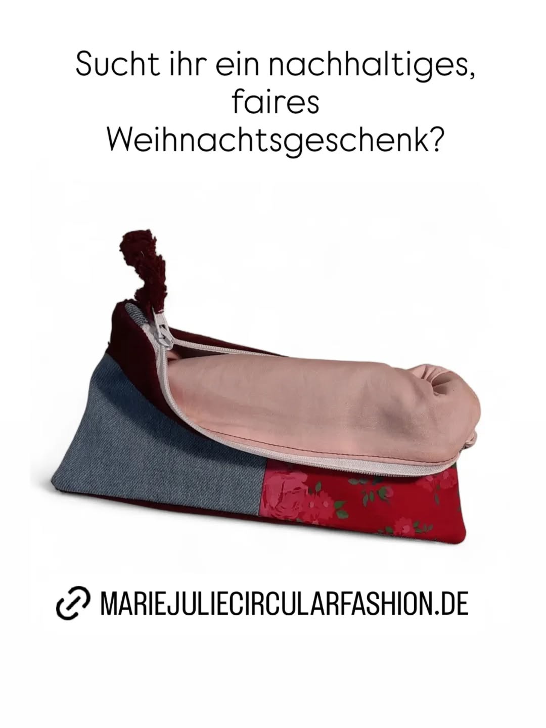 ✨ Aus kleinen Stoffresten werden neue Lieblingsstücke ✨
Mit meinen fair in Deutschland gefertigten Upcycling-Täschchen schenke ich auch den kleinsten Stoffresten noch ein zweites Leben – nachhaltig, liebevoll und mit ganz viel Herz für Besonderes. 💛♻️
Handgemacht. Einzigartig. Für Menschen, die Geschichten statt Massenware schätzen.🌿
❗️⭐️Gibt es jetzt unter dem Link in der Bio zu bestellen.
Natürlich freue ich mich auch wenn ihr persönlich vorbeikommt. 😉
#zerowastefashion #sustainablefashion #accessoires #patchwork #quilt #circularfashion #localdesigner