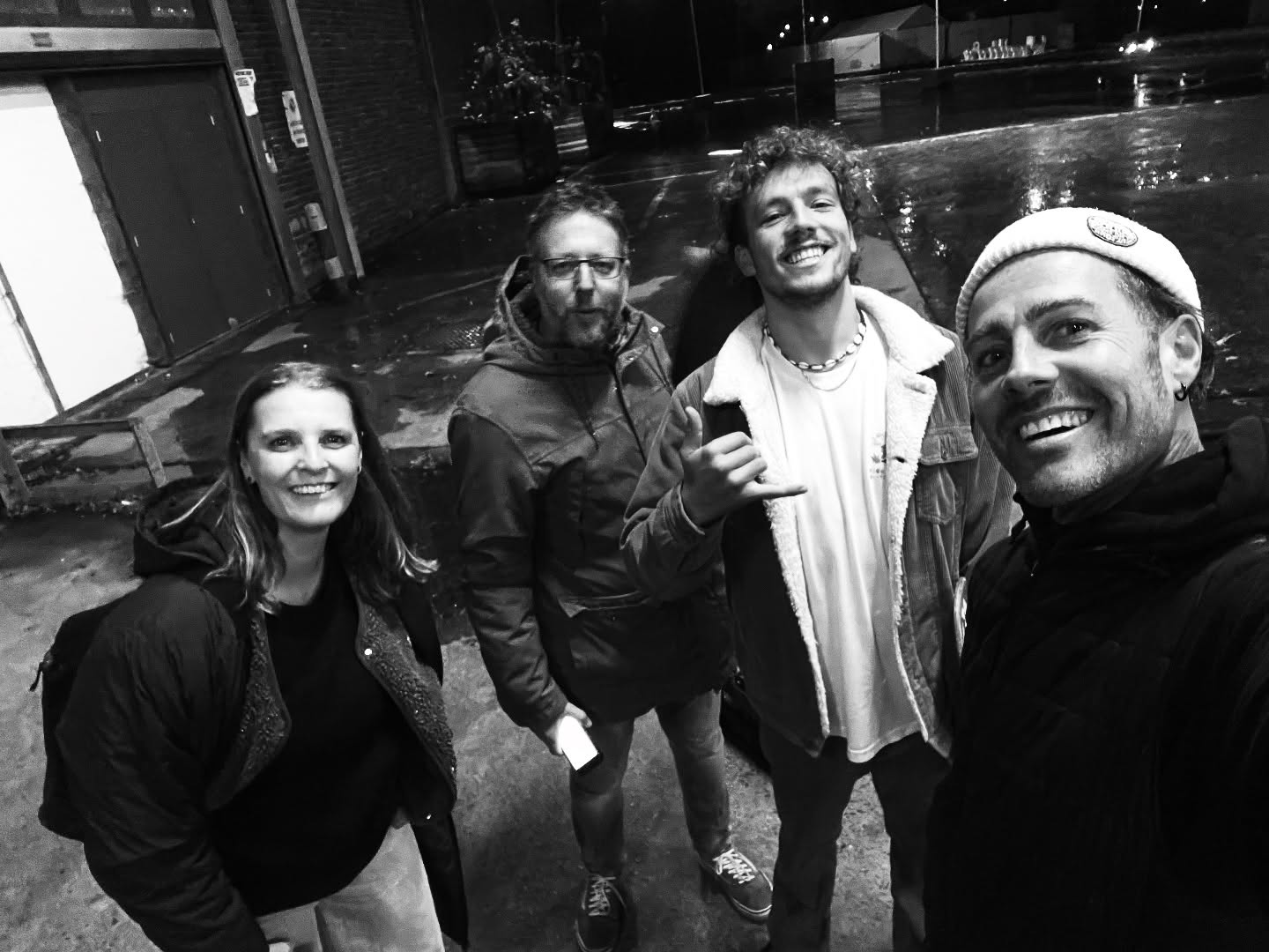 Strange moves at the Soulspot
~
~
~
Thnx for joining @yannickverheust @mariejuliestock_interiors @bluewave.visuals @itsewoud @surfreportbe
~
~
~
#surfskatewave #kortrijk #doubleteoublewave #uniquewave #letsride