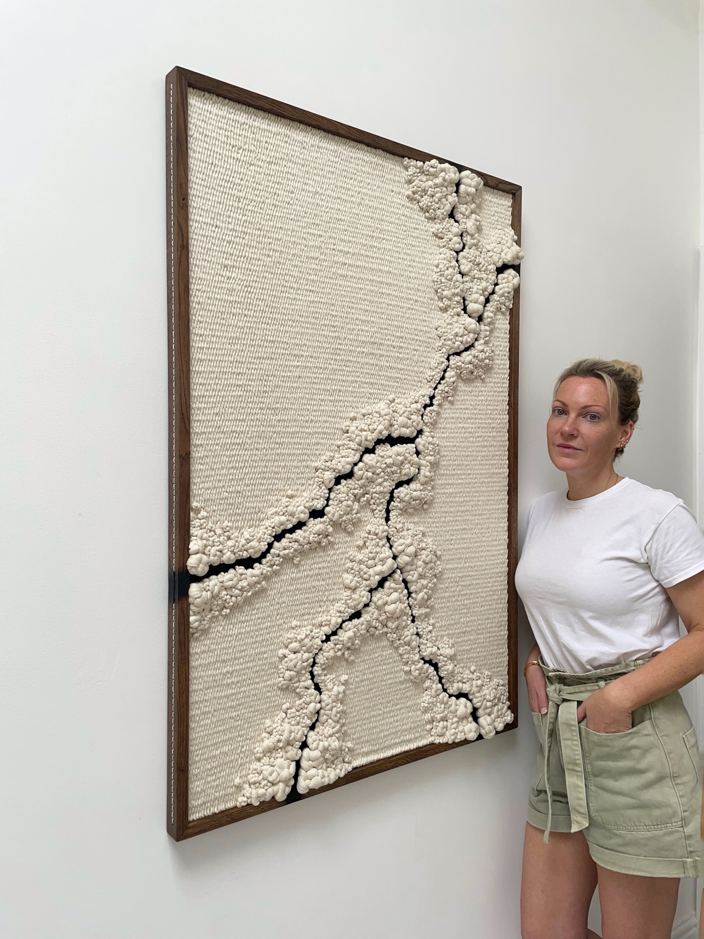 Swipe to see this beauty in her forever home 🤎 and close up at the end!
It’s always such a joy to see my art displayed in your homes. Nothing beats that feeling. (Always send pics to artists, if they are like me then no amount of time spent with a piece is enough…we miss them terribly!!)
What a special piece this was 🤎 My classic ‘Gorge’ but it has the river overflowing onto the frame. I wanted to include the frame more into the design. The piece feels more alive…like nature, as it’s viewed from all angles.
🖤 All the available pieces on my website can be shipped worldwide with confidence, just pop me a DM or email if one catches your eye.
All made (by me!) from solid oak frames & organic Egyptian cotton, woven and knotted.
I also have limited edition, fine art prints available of some of these designs, which dare I say it… make a cracking seasonal gift for textile or unique art lovers 😉
•Gorge 012 (SOLD)
120cm x 80cm
Solid oak handmade frame, Organic Egyptian cotton knotted and woven.
.
.
.
.
.
www.ellecollins.com
#midlandsartist #wallarts #contemporaryart #artforinteriors #artforinteriordesigners #sculptureart #textileart #artistsoninstagram #artistbehindtheart
#birminghamartist #seascapeart #coastalstyle #texturalart #artforthehome #artcurators #unusualart #subtleart #natureinspired #natureseekers #naturalinterior #naturalart #neutralhome #naturalhome #sustainableliving #sustainablehome #sustainableart #sustainableartist #artcollector #minimalistart #3dwallart