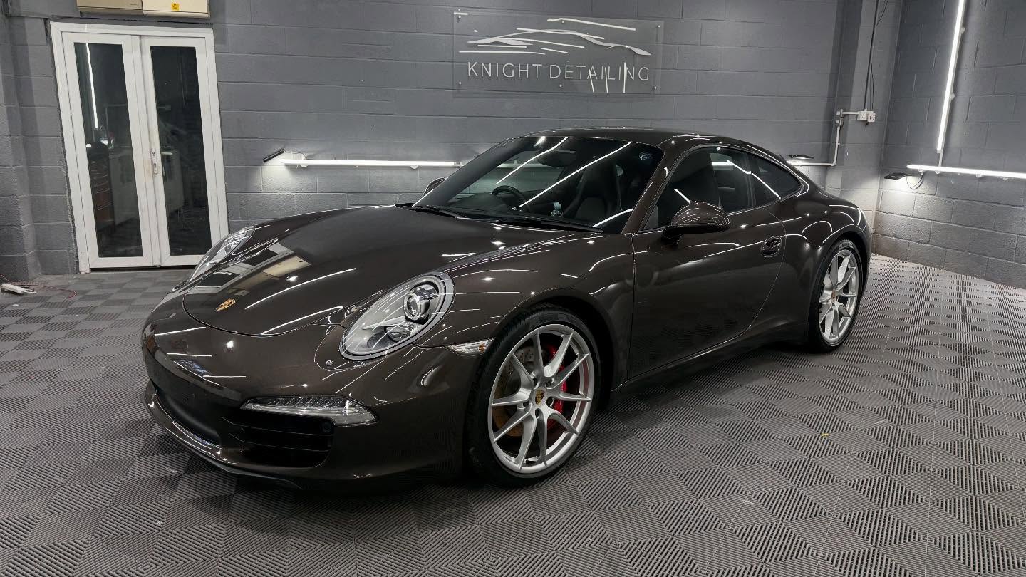 Machine polished and waxed. Looking epic!