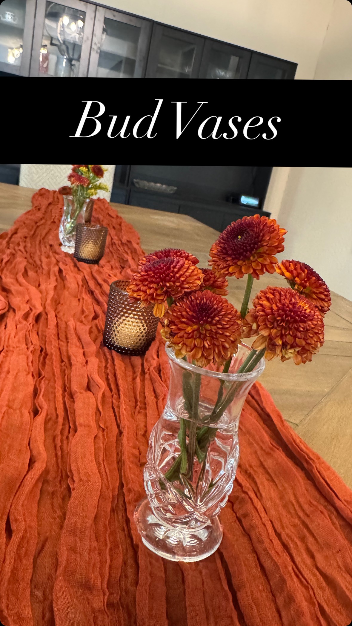 Instead of tossing your wilting bouquet, take some clippings from the flowers that are still alive and make cute little bud vases! A lovely way to extend your enjoyment of your fresh flowers!
#budvase #repurpose #reuse #flowers #bouquet