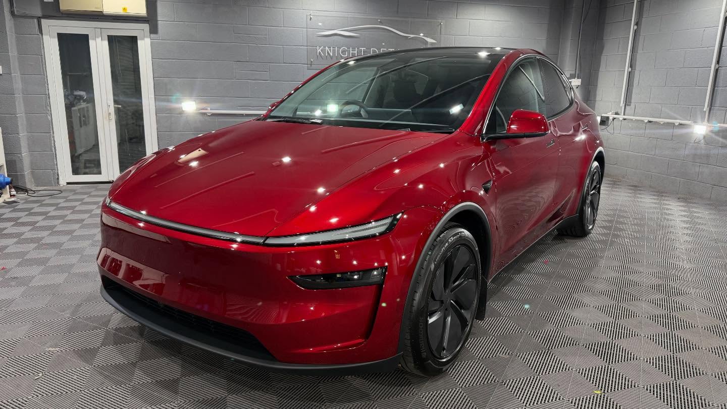 Being brand new doesn’t necessarily mean flawless. If you’re already one of my customers then you’ll probably have heard me say this analogy which I use a lot:
When you buy a new phone, it arrives sealed in a box and when you open it it’s in perfect condition.
But when you buy a new car, it