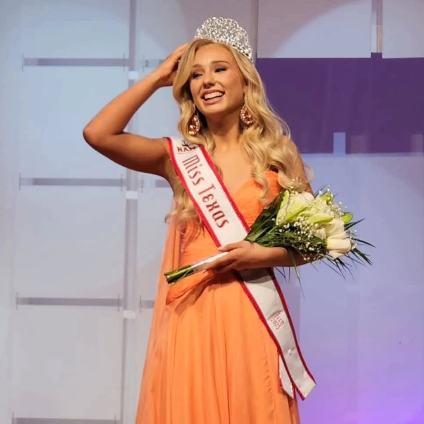 🌟NAM NATIONALS BOUND🌟
#TCM girl, Francesca Rozdzialik, is heading to #Orlando for her FIRST NAM nationals!!!! This is also her first year in pageants, having just started in April of this year! In June, in her FIRST pageant, she was crowned Miss South Texas Teen!! She also won Spokesmodel and Runway!
Francesca cannot to meet everyone and finally step onto the iconic NAM stage and we cannot wait to cheer her on!!!
Good luck, Francesca!!!!
#thecrowningmoment #PageantAdventures #PageantLife #PageantCoach #pageant #pageantqueen #beautyqueen #queen #pageantry #pageantgirl #pageantprep #goals #slayqueen #winning #winningteam #moments #crown #queen #coaching #coachlife #coaches #coach #nam #spotlight @hey.its.francesca @thenamtxteen_south