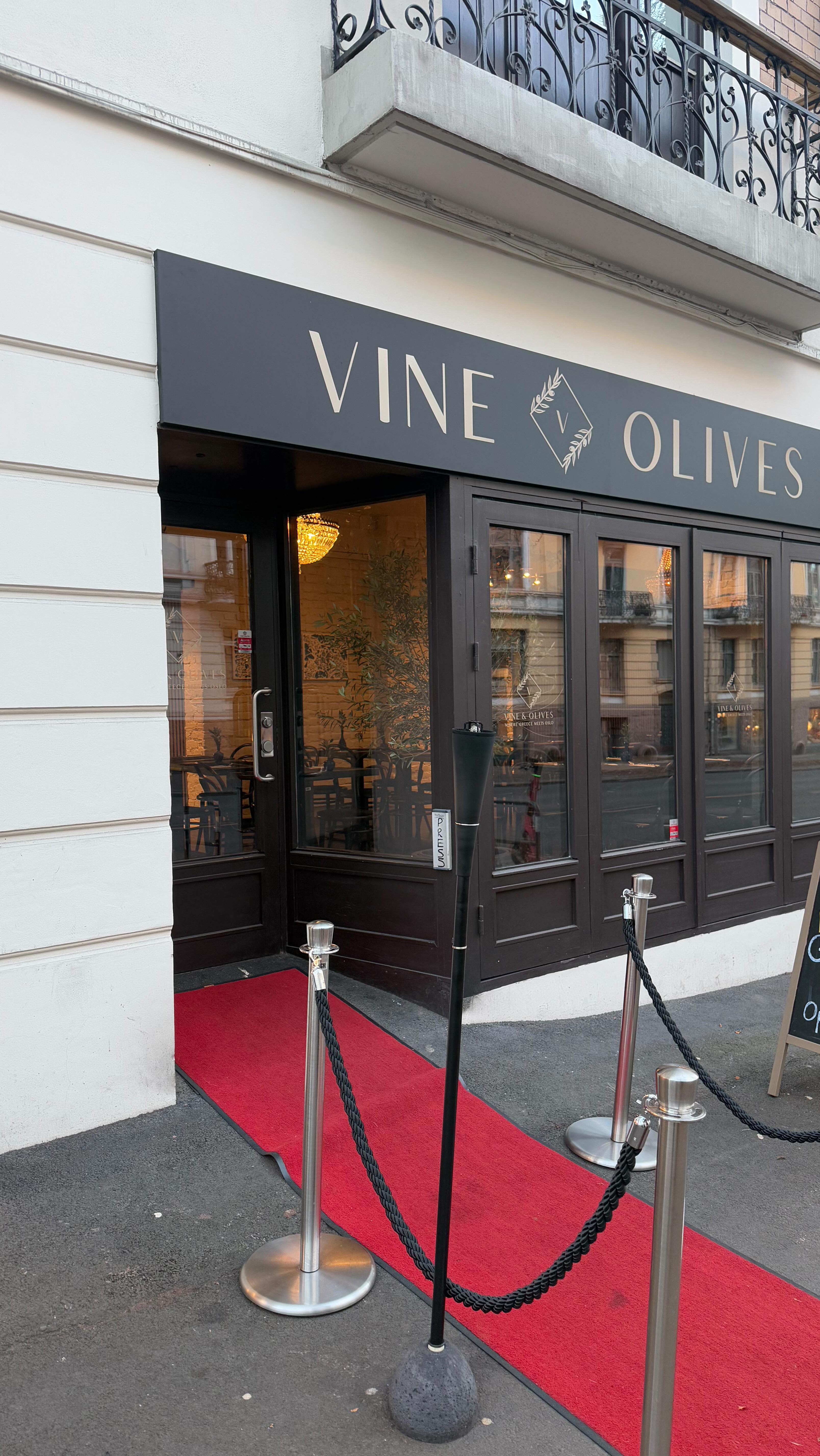 When the new Greek restaurant in town serves lamb that melts in your mouth… you turn the light on without thinking twice 🤤🇬🇷
#VineOlivesOslo #GreekRestaurantOslo #LambCarre #ChefOlsi #OsloFoodScene #FrognerOslo #GreskMat #FoodEuphoria #MeltInYourMouth #OsloRestauranter #MediterraneanCuisine #GreekFlavours #OsloEats #FoodLoversNorway