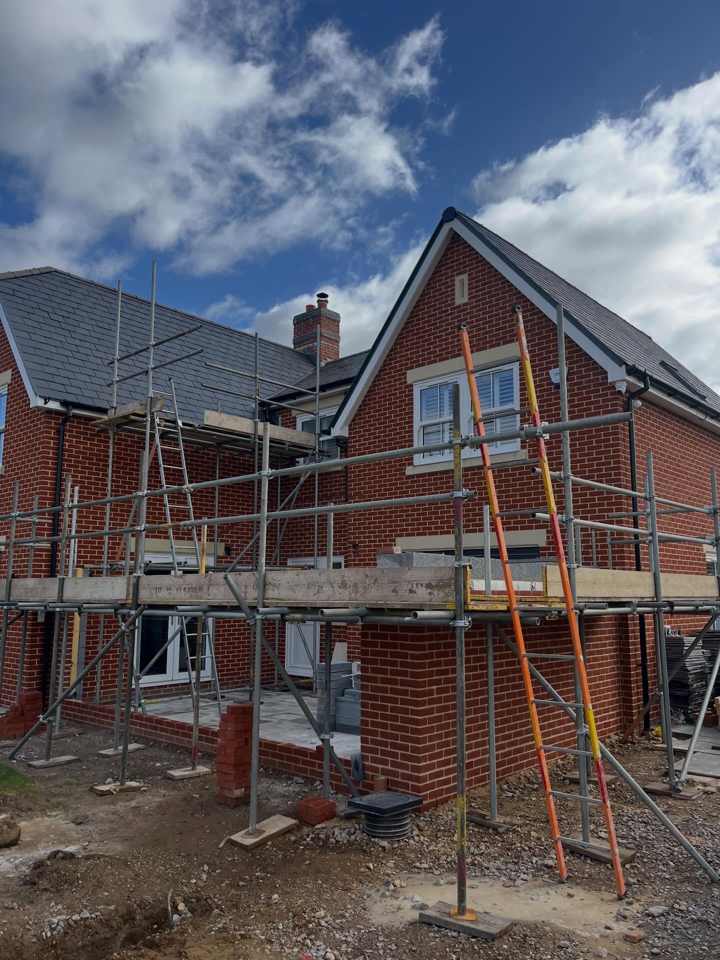 ⭐️Scaffold erected recently to allow for this extension to be completed, along with an internal tower to allow an additional two velux windows to be installed to the main property⭐️ #scaffolding #business #colchesterscaffolding