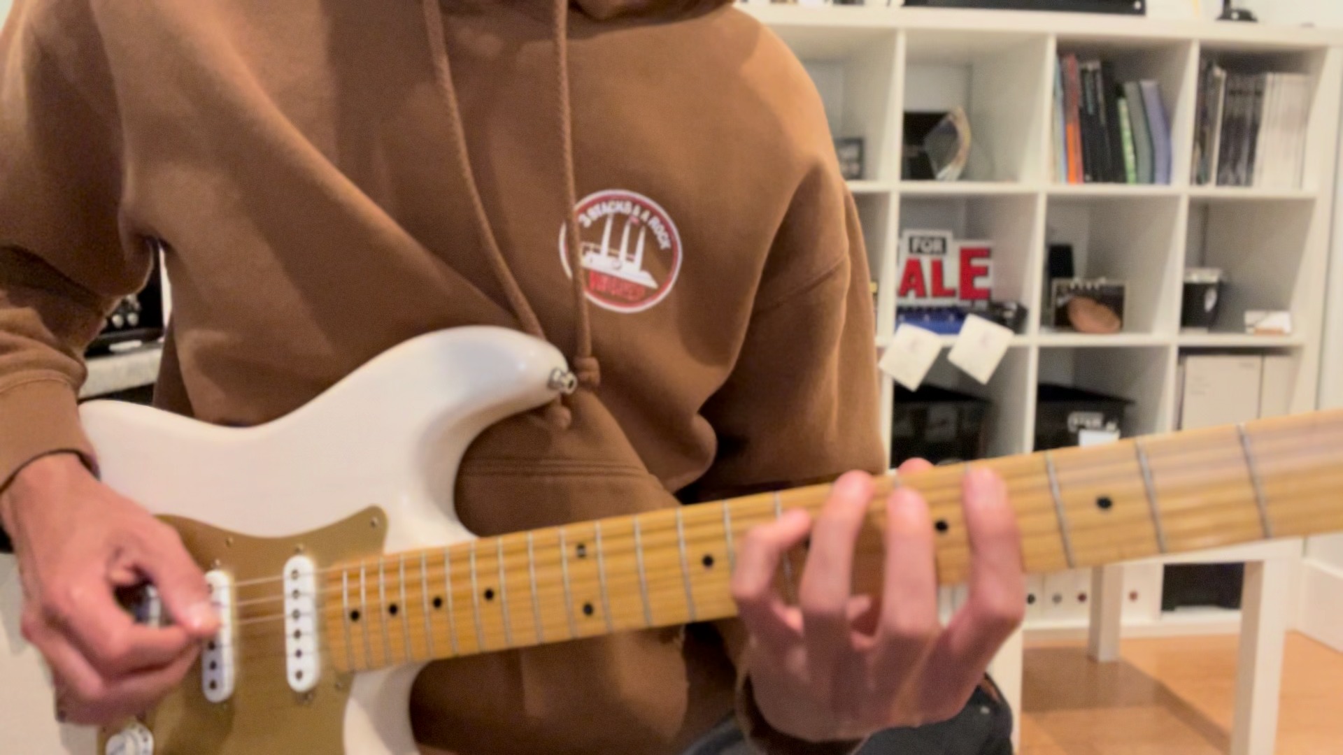 Sneak peek time!
I’m adding a new series of quick lessons on essential guitar techniques, and here’s a preview of alternate picking in action.
I’ll be breaking down how to play fast effortlessly using techniques like this one. More mini-lessons coming soon, so stay tuned!
Want guitar lessons? DM me or hit the link in my bio. I’m currently accepting new students!
#GuitarLesson #AlternatePicking #GuitarTechnique #GuitarTips #ElectricGuitar #GuitarReels