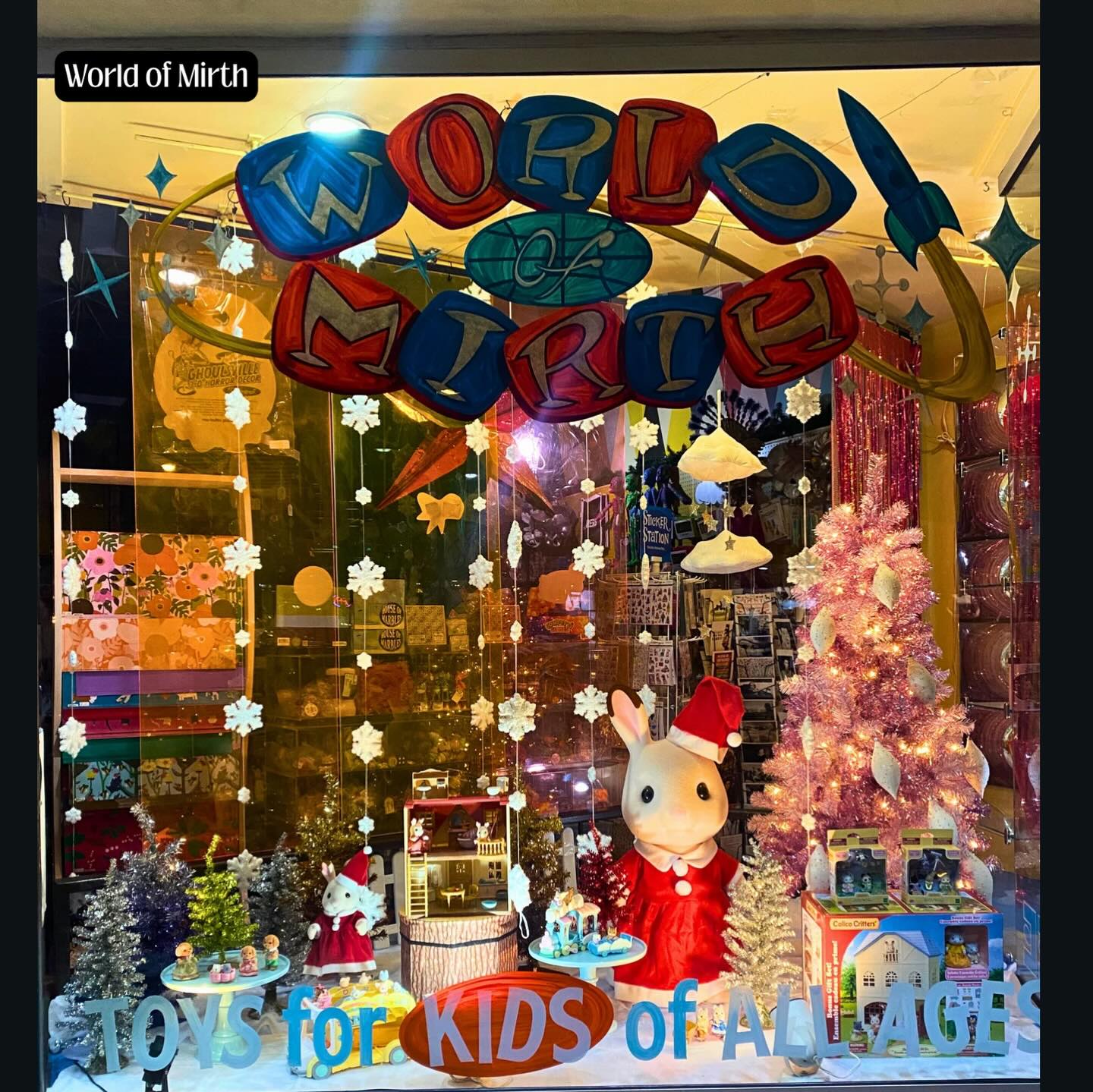 ❄️The Carytown Board needs your help choosing the winner of this year’s holiday window display!❄️
❄️HOW TO VOTE❄️
❄️Comment your favorite business out of the five listed below!
❄️One entry per person.
❄️Voting ends at midnight Christmas Eve with 1st, 2nd and 3rd place winners announced 12/27!
@worldofmirth photos 1-2
@alternativesboutique photo 3
@lolitasrva photo 4
@beastiesrva photo 5
@bygonesvintage photo 6