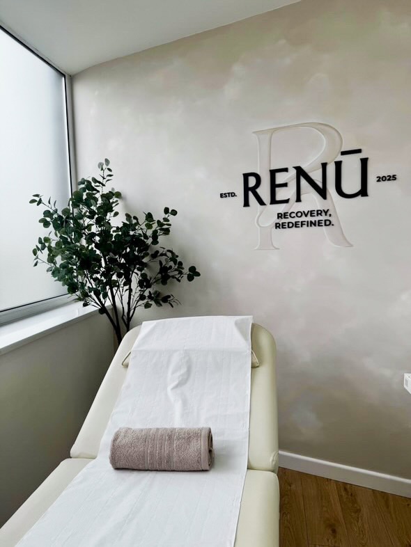 Just wow 😍🫶🏻
The most gorgeous sign, with so much detail gone into every part of it ✨
I worked on the full brand identity for Renu, so seeing the vision fully brought to life like this is amazing. 🤩