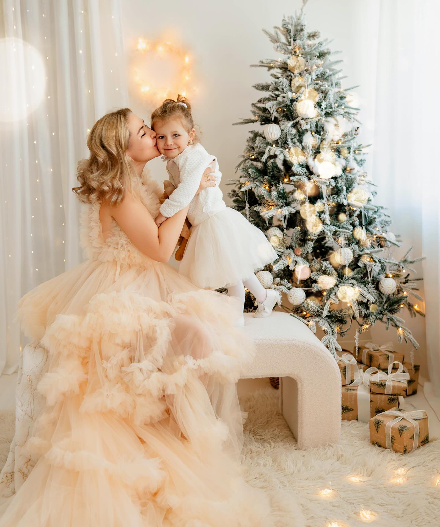 If I’m quiet with new posts, it’s because I’m working 200% to deliver your beautiful galleries as fast as I can 😂🙈And honestly, just look at them — such a beautiful mom and daughter! 🤍.
.
.
.
Newborn, Family & Maternity Photographer in Zürich area | Ksenia Photography
.
.
Neugeborenen-, Familien- & Schwangerschaftsfotografin im Raum Zürich | Ksenia Photography
.
.
.
.
#motherhood #zurich_switzerland❤️ .
#chrismas #swissphotographer # #dearphotographer #zurich #switzerland🇨🇭 #ourcandidlife #todler #magicofchildhood #momtogs #littlesweetie #thechildrenoftheworld #littledreamers #childportraits #pixel_kids #simplychildren #enchantedchildhood #dearestviewfinder #let_there_be_delight #letthemexplore #wildandbravelittles #the_gallery_of_magic #the_sugar_jar #parenthood #parenthood_moments #xmasmarkets #childhoodunplugged #xmasvibes