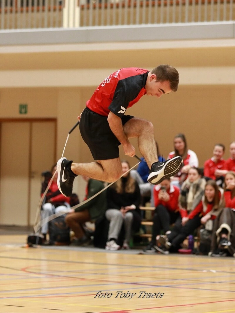Maar liefst 7️⃣ selecties voor het EK deze zomer in Noorwegen 🇳🇴
Speed sprint
☑️ Lara
Speed endurance
☑️ Jelle V
☑️ Mirte
Freestyle
☑️ Jelle V
☑️ Jelle D
Triples
☑️ Elias
☑️ Fleur
#jumprope #ropeskipping #cosropeskippers
