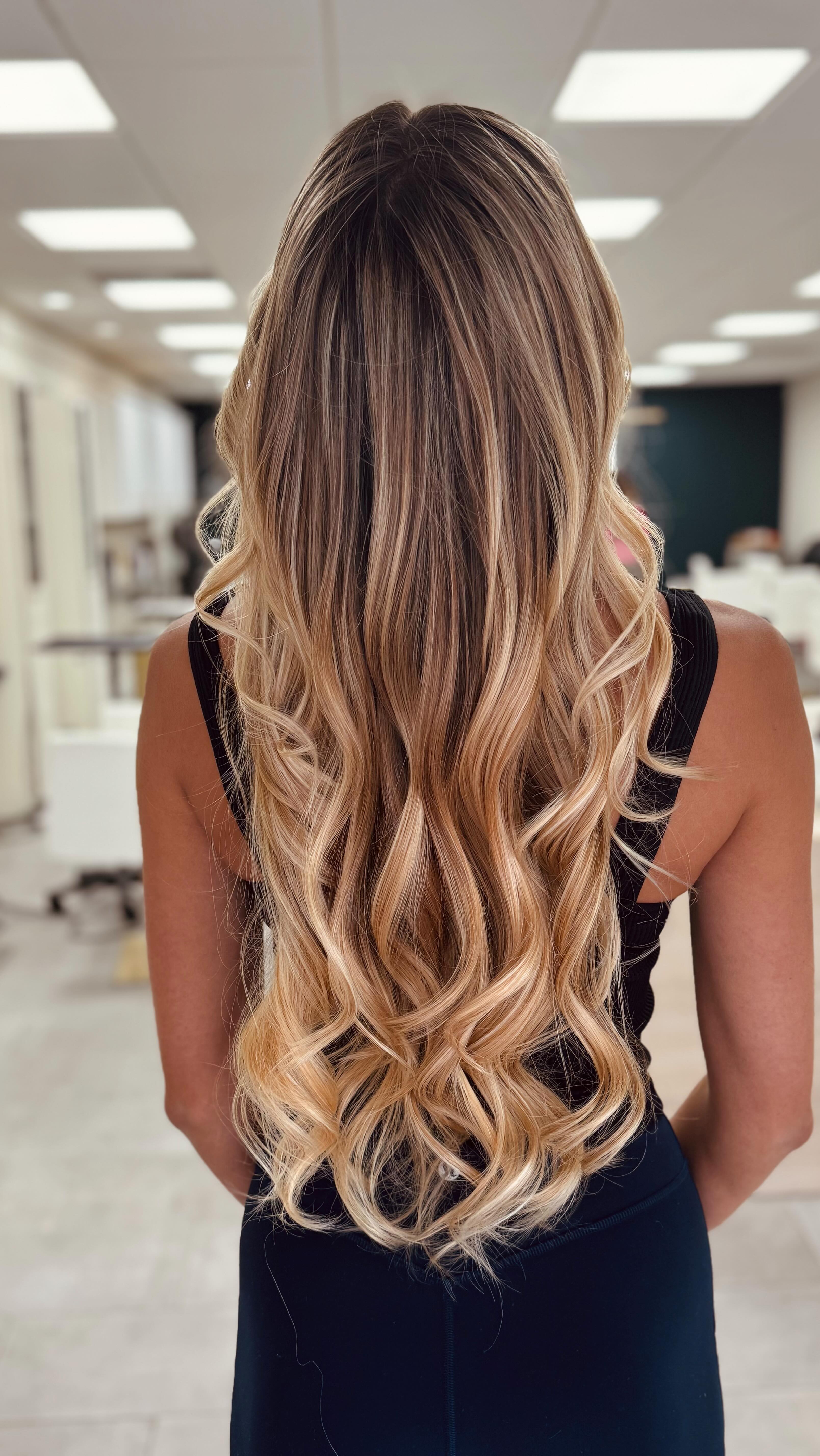 K18 isn’t optional
it’s a non-negotiable. ✨💪
I use K18 on every single blonding guest no exceptions.
It’s built into my packages because healthy hair isn’t a bonus… it’s the bare minimum.
When your clients leave the salon, they’re walking out with your name on their head and that means something. 💛
Blondes should feel confident, not compromised.
Healthy results. Long-term trust. That’s the standard.
#ColorByChelsea #HealthyBlondesOnly #K18Results #BlondeSpecialist