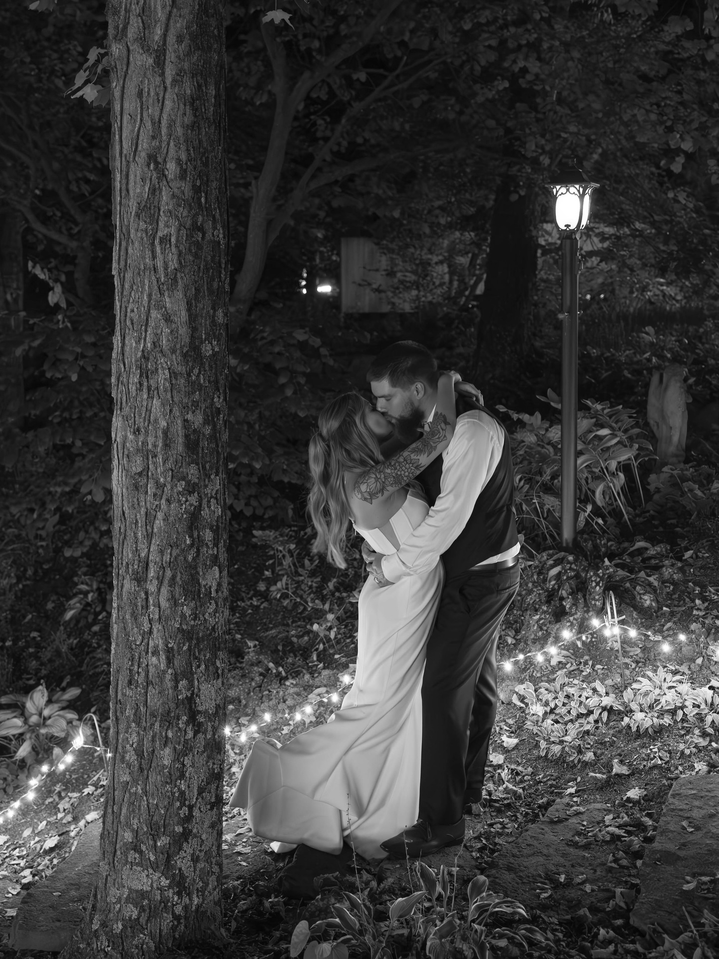 Venues with cute outdoor lights at night are so much fun to take portraits with, along with golden hour of course.
2026 wedding bookings are almost full, 2027 is booking now!
www.bseringphotography.com
The time to book is now!
Venue: @avon_gardens
#wedding #photographer #weddingphotos #nightportrait #nightphotography #indianaweddingphotographer #weddingphotographer #bride #groom #illinoisphotographer #ohiophotographers #kentuckyphotographer #michiganweddingphotographer #portraits