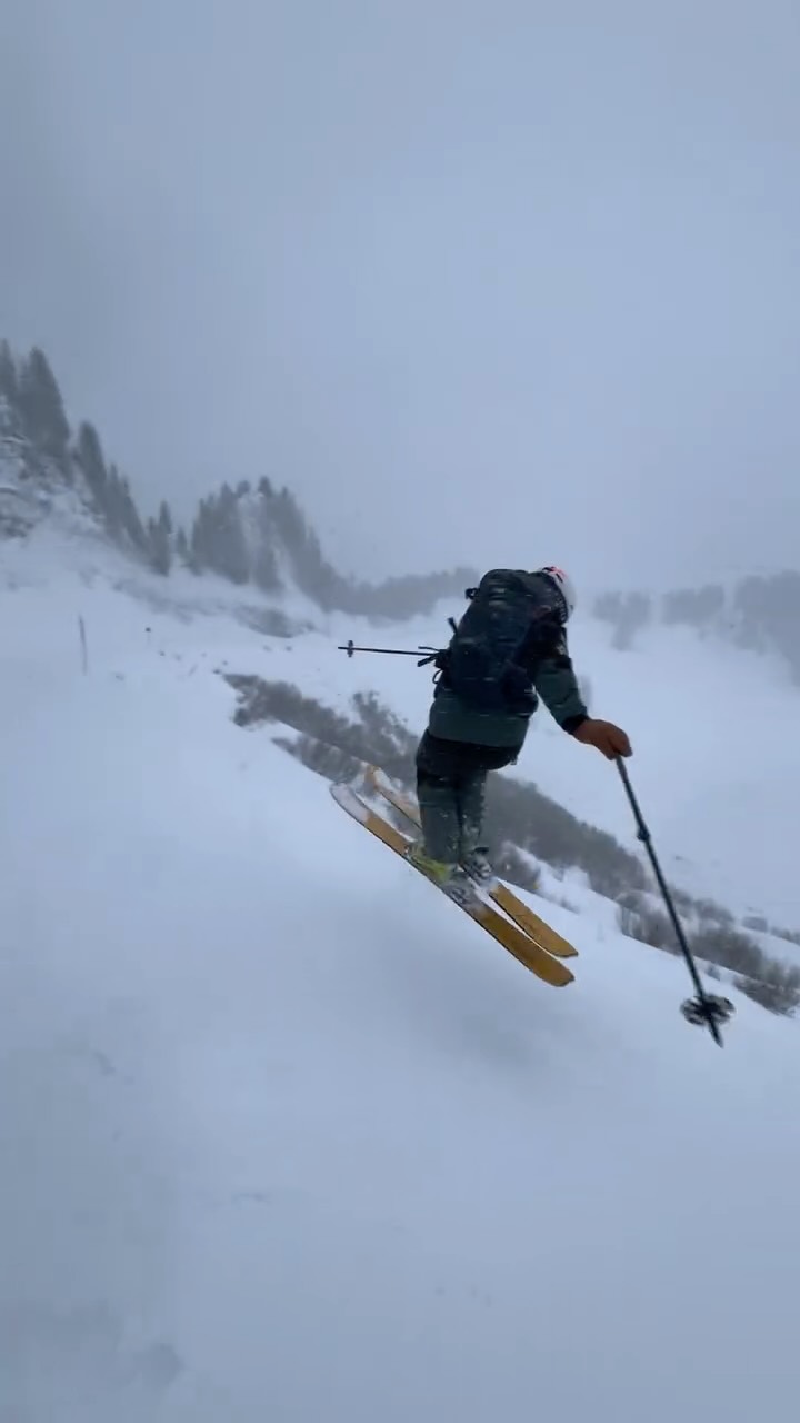 throwback to dec. 24 🌨️
#yourfriendsonpowderdays #freeride #powder #damülsmellau #neuschnee #throwback #lastwinter