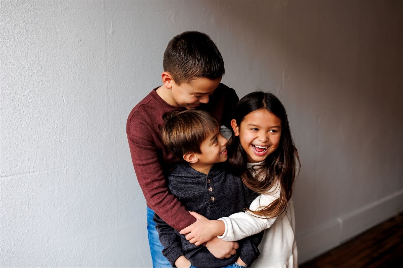 Not a fan of the colder weather? No problem!
I lovvvvveee cozy indoor sessions! Have me come over and letās capture all of the moments. Snuggling your babies, baking in your kitchen, dancing with your spouse, jumping on the bed, just being you in your home!
I also have the option to rent a studio downtown Cedar Falls, and thatās the perfect option if you donāt want to do your home!
Milestone, maternity, family, couples, newbornā¦.the options are endless!
Shoot me a message to get something on my books for January-March for indoor sessions š