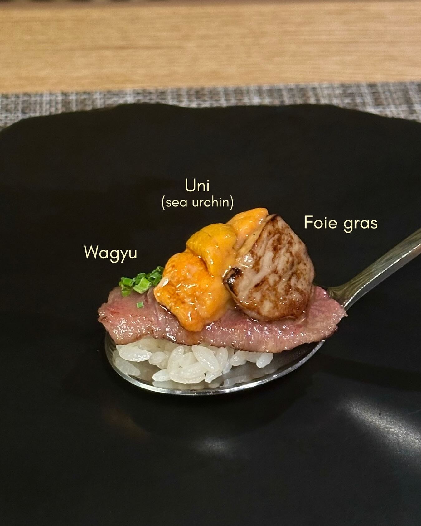 Wagyu + Foie gras + Uni, the next feature in our specials series and a decadent way to end any Koete experience.
#omakase #nycfoodguide #omakasenyc