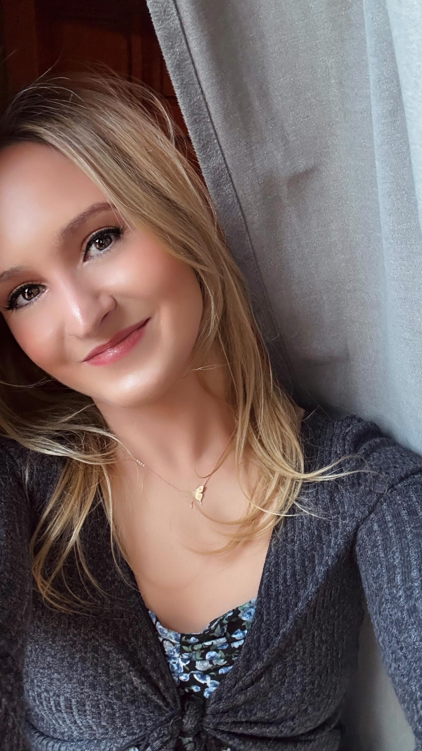 The season of family..🤍🎄Merry Christmas guys! #merrychristmas #christmassong
#ɴᴇᴡsᴏɴɢ #seasonoflove ❤️