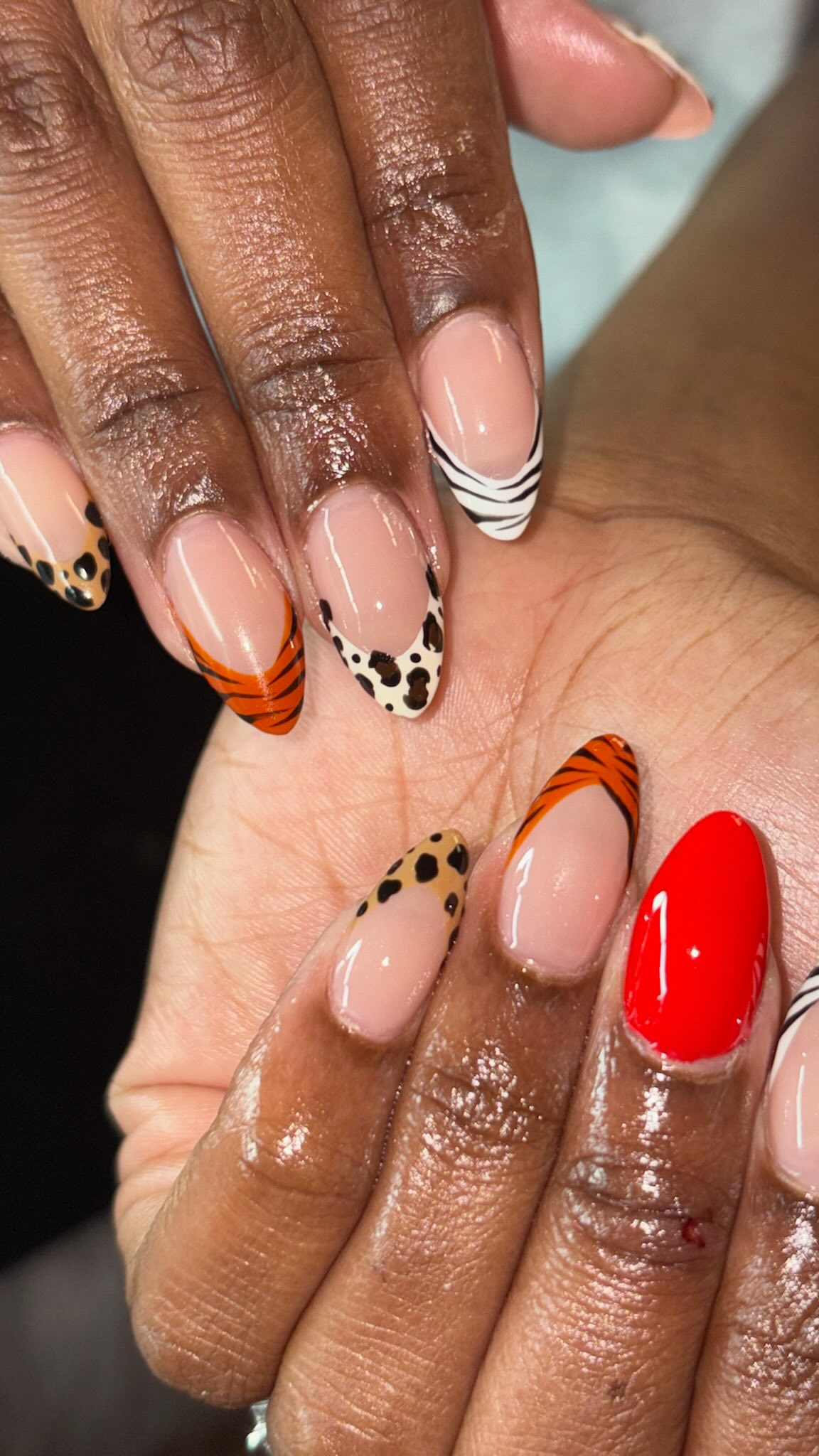 “The Red Nail” by Meeka ❤️
Animal print will always be that girl.
Save for your next appointment 🐅✨
#PhiladelphiaNails #PhillyNailTech #PhillyNailSalon #PhillyNails #NailArtPhilly #NailTechPhilly #BrownSugarNailSpa #NudeNails #AnimalPrintNails #FrenchTipNails