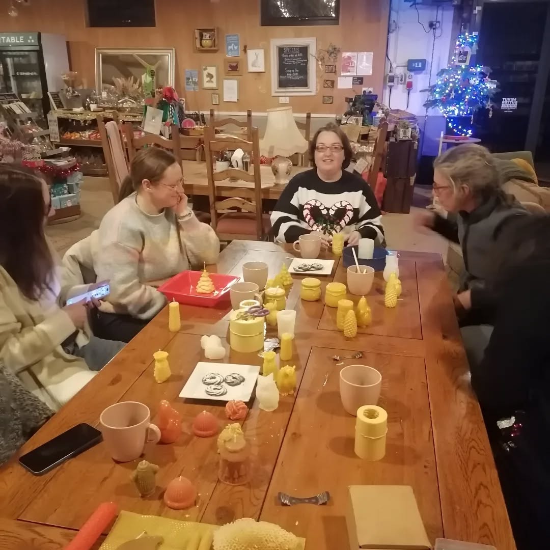 ✨ Thank you all for such a wonderful workshop! ✨
Thank you from the heart to everyone who joined our beeswax candle making workshop.
Your enthusiasm, curiosity, and creativity made the afternoon truly special.
I hope I managed to pass on a little knowledge about beeswax — a beautiful, natural product that is sometimes forgotten — and that you enjoyed experiencing the simple magic of making your own candle from pure beeswax.
In a small way, this was a chance to bring a piece of Brawliemuir Farm and its bees into your homes:
a little part of the bees’ world, their home, and their unmistakable scents of nature and warmth.
Thank you all again for being part of this experience.
I truly hope to organise more events in the future, to continue sharing and celebrating the fascinating world of these small, hardworking creatures 🐝
Thank you @westertonfarm to host us and @julieth_patisserieart for the amazing biscuits.
#beewaxcandle #bees #johnshaven #farmscotland #farmlife #brawliemuirfarm #farmtotable #westertonfarm #winterworkshop