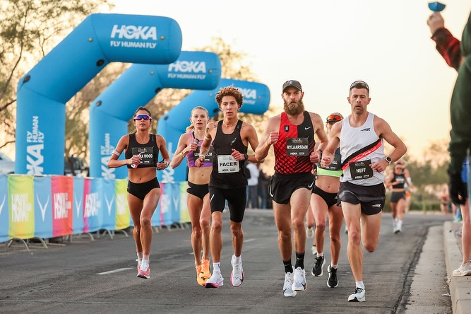 TMP Weekend ☀️
Not the marathon I planned on running but got to be on the starting line of both races. I ended up getting roped in to run in the Saturday Gold Wave AND the Sunday Pro race for a fun filled weekend of running and even dropped in on the Desert Solstice 24h track race to see long time friends and the 100k US record get broken.
The impromptu Saturday pacing ended up being around 15km at 2:20 marathon pace and the next day I settled into a 1:14 half marathon with a solid pack. It was a fun way to be apart of the races and then sit back and watch the finishes. Two of my athletes ran Saturday, and the Sunday pro race had an exciting finish in addition to the OTQ barrier making for some nail biting performances.
The Marathon Project had personal bottle stations for every single participant, other than a ton of extra vomiting at the finish line this seemed to go extremely well. With a 4.2mi loop near the hotel it was also very manageable for logistics, pacing, and spectating which made for a far less stressful experience. Definitely a solid option with consistent weather for a PR worthy marathon.
@marathonproj #marathonproject @altrarunning #TeamAltra