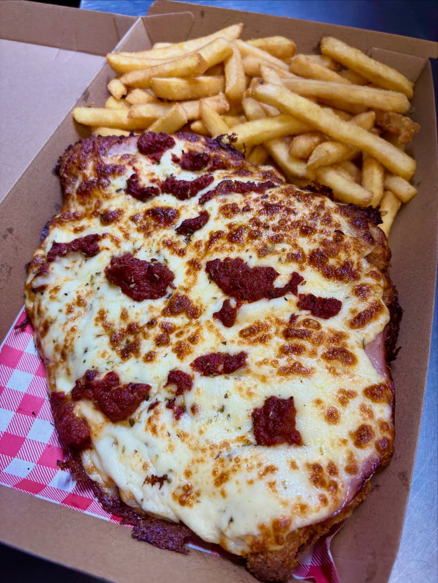 1๏ธโฃ Due to manpower issues, we will be CLOSED on TUESDAY, 2 December. Sorry for the inconvenience. ๐
2๏ธโฃ With December (and Christmas! ๐) just around the corner, look out for our December promos, which will be announced here on Monday, 1 Dec! (Hint: there will be something for everyone! ๐)
3๏ธโฃ This weekend, we want to shine the spotlight on our CHICKEN PARMAS - XL size chicken schnitzels covered in napoli sauce, ham and cheese and oven baked. Other toppings available too (see our online menu) or make it your own โ just let us know how youโd like it!
Please like and share this post to spread the word! We need to make IGโs algorithm work to show this to as many of our customers as possible so that no one gets disappointed on Tuesday when we are closed.
๐ฉต๐ฉท,
The Dough Machine team
๐ 03 9727 0031
๐ 4/61 Brice Ave, Mooroolbark
๐๐ป www.doughmachine.com.au
#melbournefoodscene #melbournefoodie #takeout #takeoutfood #hotmeals
#pizza #pizzas #parma #parmiagiana #HSP #dinner
#donut #donuts #doughnut #doughnuts #dessert #desserts #sweettreats