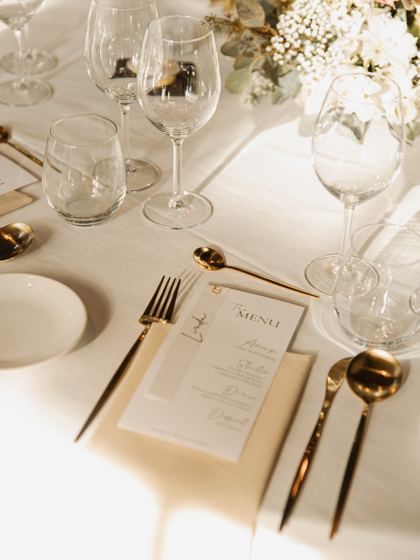 Some random shots, with lovely lightning 🤌🏼
#trouwfotograaf #wedding #trouwenin2026 #fotografie #weddingphotography