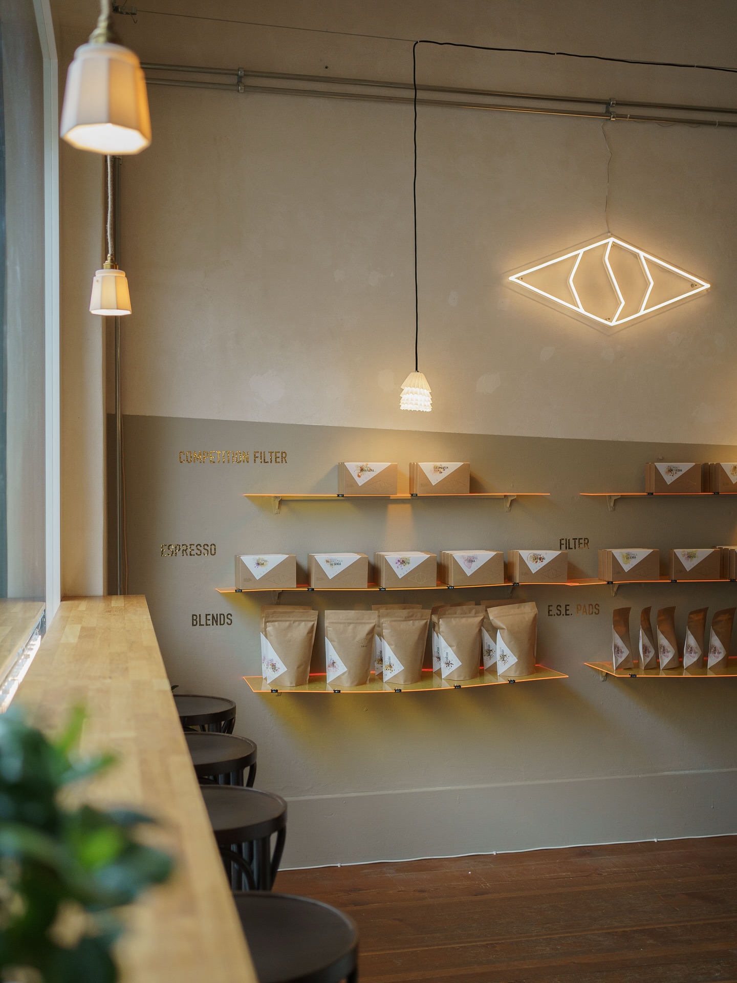 Additional opening hours in our showroom 🤎☕️🎁
December 23rd 9.30 – 16 h &
December 24th 9.30 – 13 h
Closed for holidays December 25th – January 8th
Last shipping before christmas: Monday, December 22nd