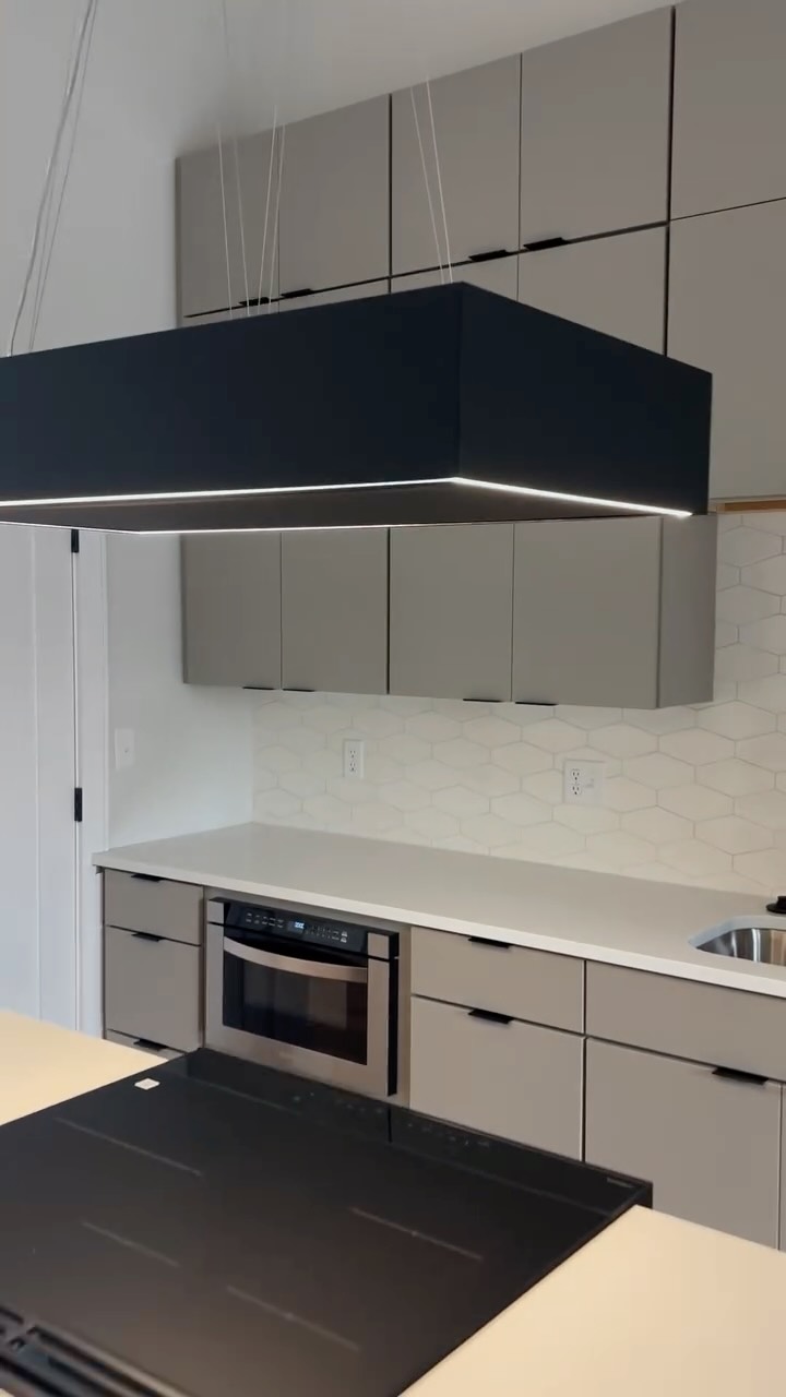 ✨Ground Level Condo For Sale✨
📍421 High Street, Unit 101, Medford MA
2 BED I 2 BATH I 1,146 SQFT
• Brand new condo at The Doherty West Medford
• Exceptional ground level residence unit features a private, covered patio
• The cutting edge kitchen highlights gray slab cabinets, matte black hardware, and Samsung appliances including refrigerator with screen
• Ground level Twisted Tree Café
• One deeded parking spot
• Pet friendly
• Just 0.1 miles from the West Medford MBTA station
• Minutes from local restaurants, shops, and Tufts University
LISTING AGENTS
👤 Paul Cirignano
📞 781.570.9007
✉️ Paul@TheSynergyREgroup.com
👤 David Proch-Wilson
📞 617.763.4771
✉️ David@TheSynergyREgroup.com
Link in bio for more info on The Doherty!
.
.
.
.
#ventedrange #highendfinishes #cabinets #condoforsale #medfordma #luxurycondo #groundlevelcondo