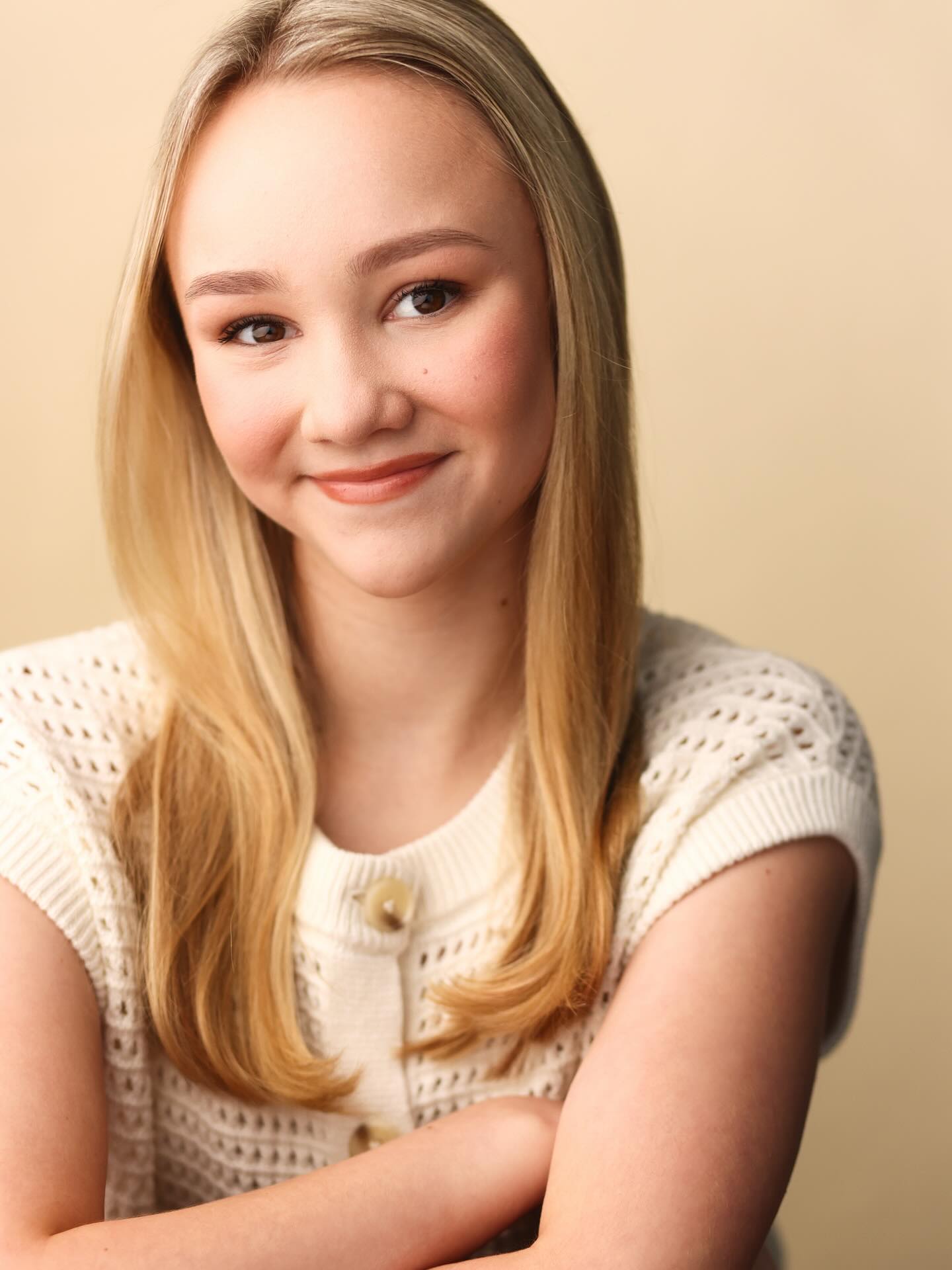 Oh @madison.duda.official, the gorgeous young woman you’ve become! Jon and I are grateful to have been able to be a part of your journey! ❤️
⭐️: @madison.duda.official
📸: @jontaylorphoto
💄: @kaleywerebeauty
#makeup #makeupartist #freelancemakeupartist #mua #nycmua #headshot #headshots #actorheadshot #makeupforheadshots #headshotmakeup
#nycactor #theatre #tvfilm #theater #broadway #musicals #nycheadshotphotographer