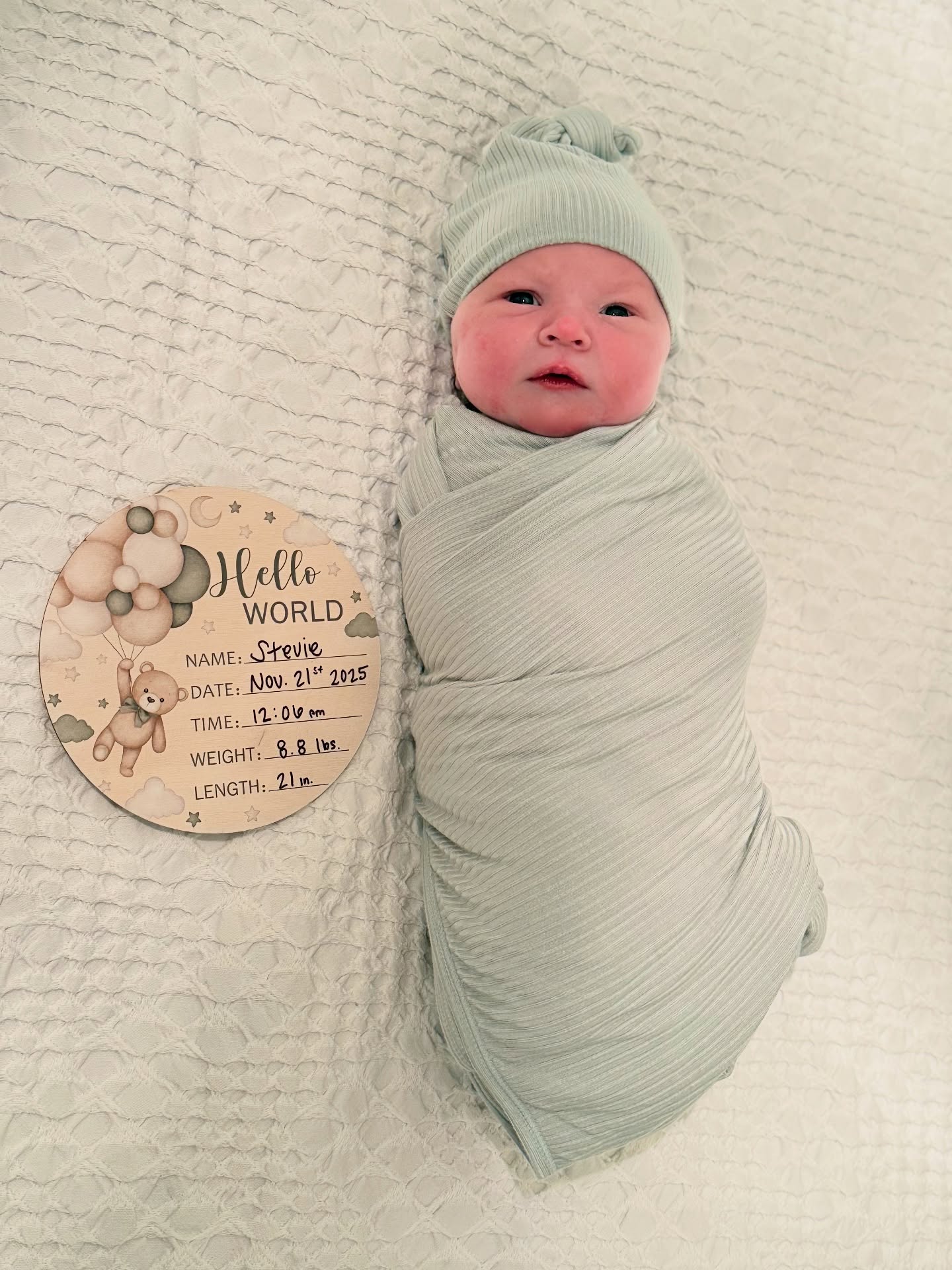 Baby GIRL made her grand entrance earthside on 11.21.25 šš¦š«šš»
Stevie Dean Touzinsky
We have a daughter!!!
She is everything weāve dreamt of and more, and we feel so deeply blessed that she chose us to be her parents.
Parenthood already feels spectacular.
Thank you for the overwhelming love, support, and celebration during this cherished season of our lives. š„°
xo, The Touzinsky Family