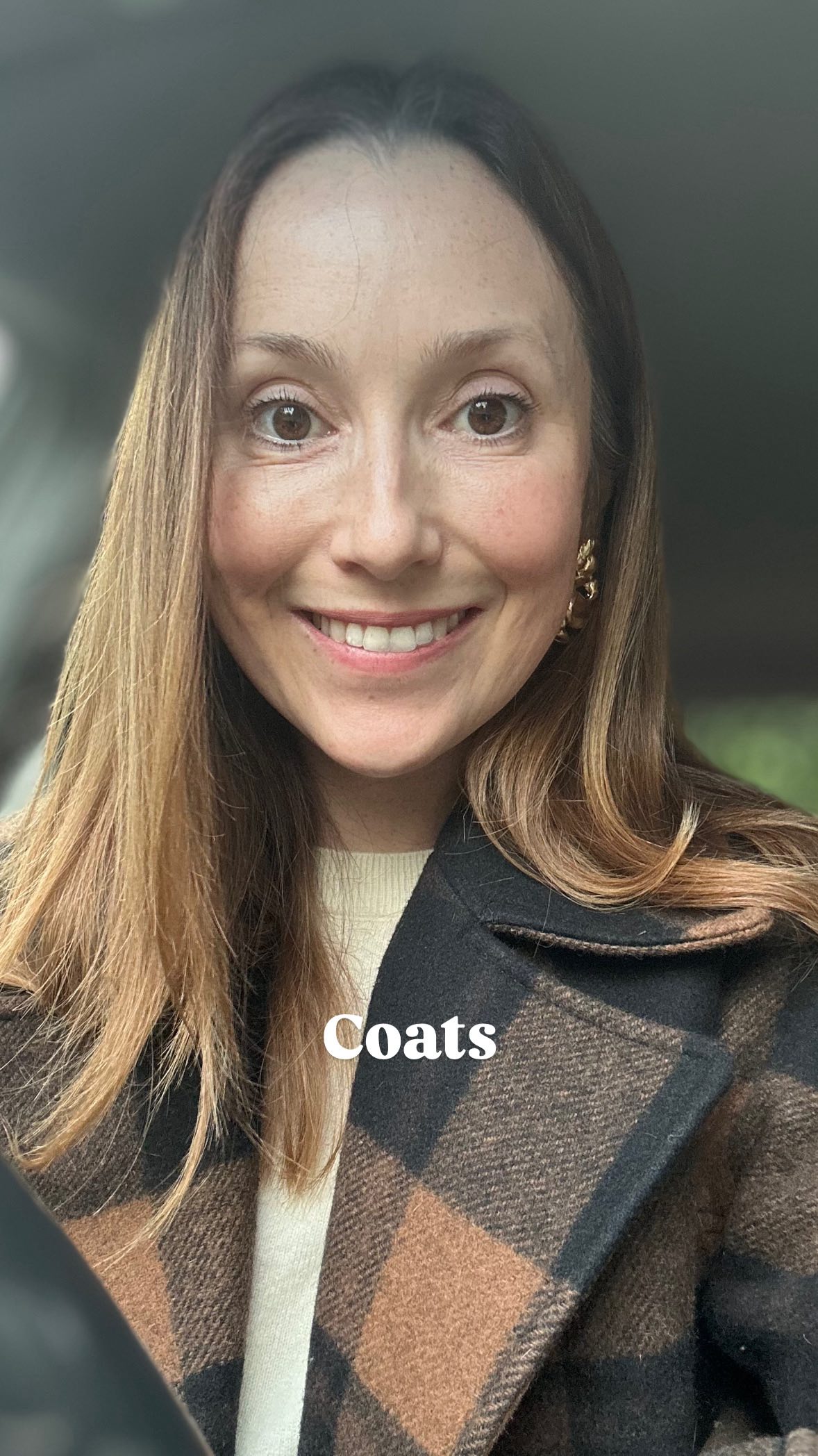 I’ve seen a lot of coats walking down the high street with the tacking stitch still intact - so I thought I would explain why they’re there 🤗
Make sure you unpick that stitch!
#personalstylist #style #winterstyling