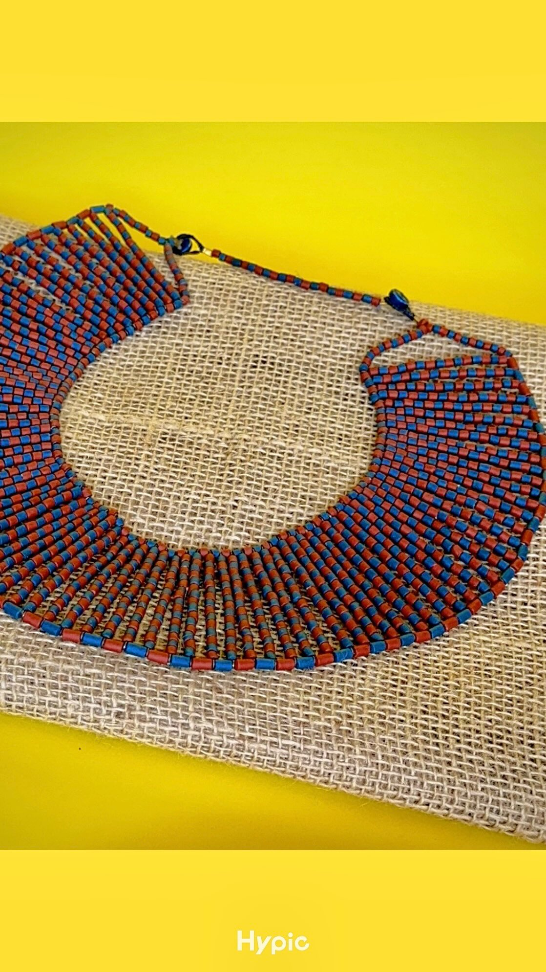 O Colar Máxi Xingu tem impecável acabamento manual que garante a exclusividade desta peça, com uma combinação de cores harmoniosa e sofisticada.
Arte sustentável que não pode faltar no seu closet.
Acesse a nossa loja virtual para comprar essa peça e conhecer toda a Coleção Cerâmica. Aproveite, ainda, o FRETE GRÁTIS para compra de quaisquer produtos pronta entrega.
#luxosustentavel
#elegancianatural
#biojóiasexclusivas