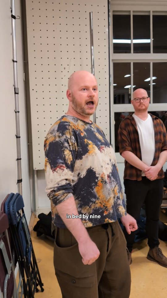 Hungry? These days you can order in at any time of day!
Our soloist @woofwoolwow sings 'Bring on the Men' from the musical Jekyll and Hyde. Come see it and a host of other fun songs at our Winter Show 'Never a Cloudy Day' on 24 and 25 January 2026.
Tickets and info: AMSGMC.nl