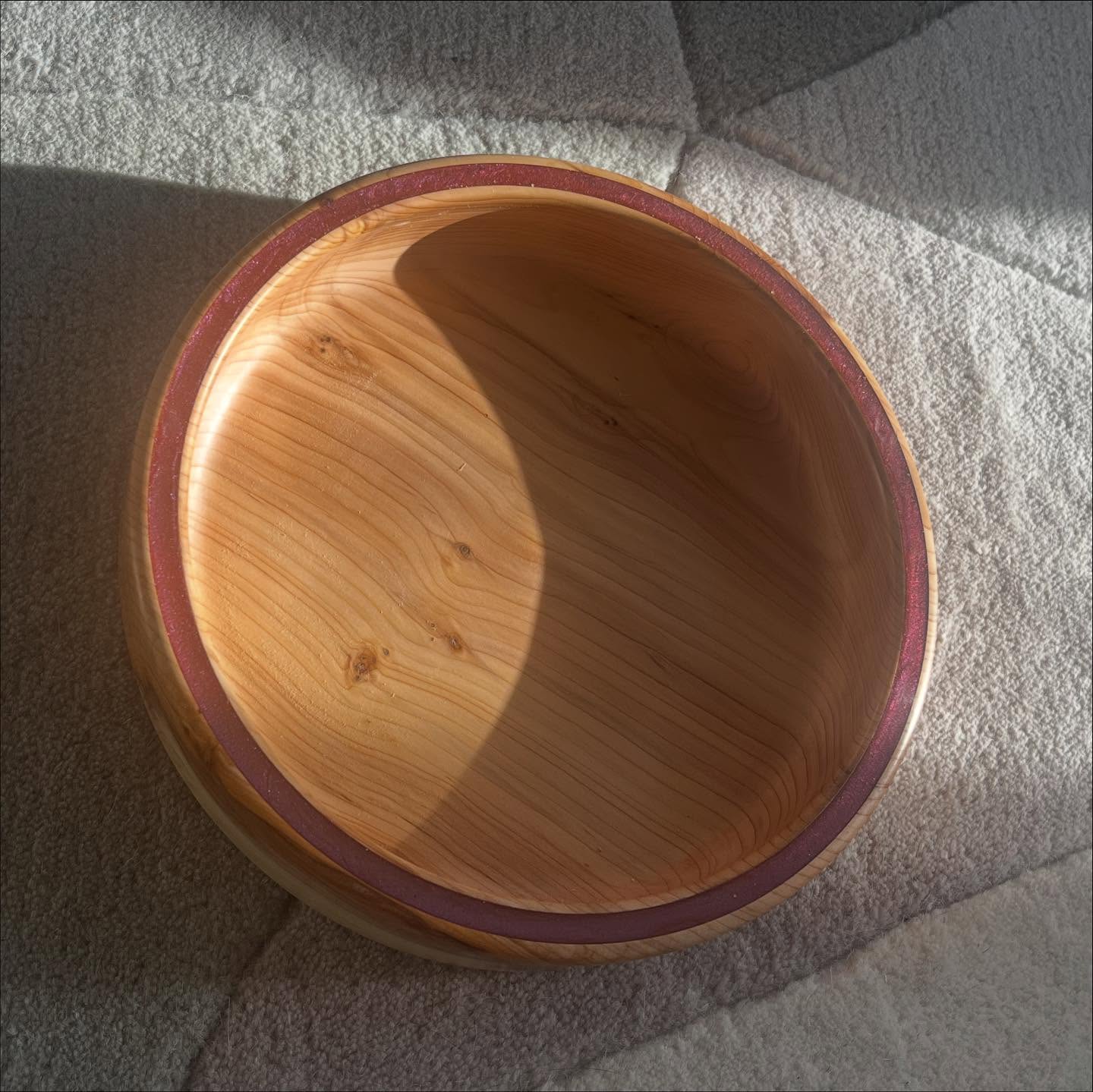 A resin edge on this one that has a great shine in the light!