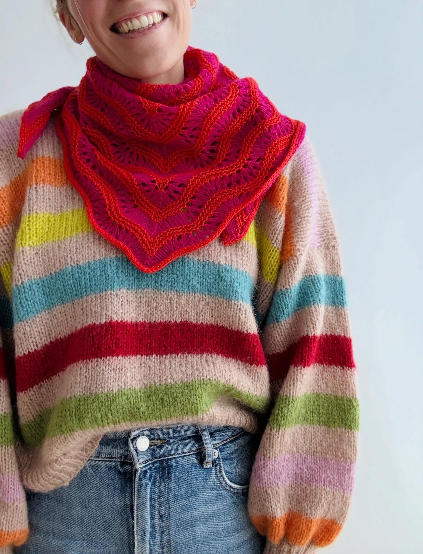 PATTERN RELEASE JEAN SCARF 🧣
.
Is this already the third accessory pattern I am releasing in 2025? Yes it is - after the #asturiasheadband and the #eugenescarf the #jeanscarf completes my little accessory collection of the year and I couldn’t love this little scarf more 🥰 The vibrant colors and the dynamic wave-lace-pattern make the project fun and fast to knit and obviously, it’s easy to style as well - even in combination with my funky striped sweaters!
The knitting pattern is now available in German and in English on my website and Ravelry (with 25 % off on this and all other patterns of mine until Tuesday next week), a detailed video tutorial is accompanying the whole process on YouTube and I cannot wait to show you the beautiful test knitters versions of the design 🥰😍
.
Happy weekend and happy knitting to you ❤️
.
.
.
.
Pattern by me - Jean Scarf - and available now in German and in English on my website and Ravelry 🥳
.
Yarn: Cashmere Classic in the shade Sakura and Hermes by @cardiffcashmere
.
Advertising
.
#knitting #knittinglove #knittingaddict #knitknitknit #nevernotknitting #iloveknitting #imakemyownclothes #handmade #diy #slowfashion #knitspiration #knittinginspiration #knittingismyyoga #knitstagram #knittinginstagram #knittersgonnaknit #knitter #knittersofinstagram #knittersoftheworld #knitwear #contemporaryknitwear #cableknitting #strikking #strikkedilla #strikkeinspo #tricoter #tejer