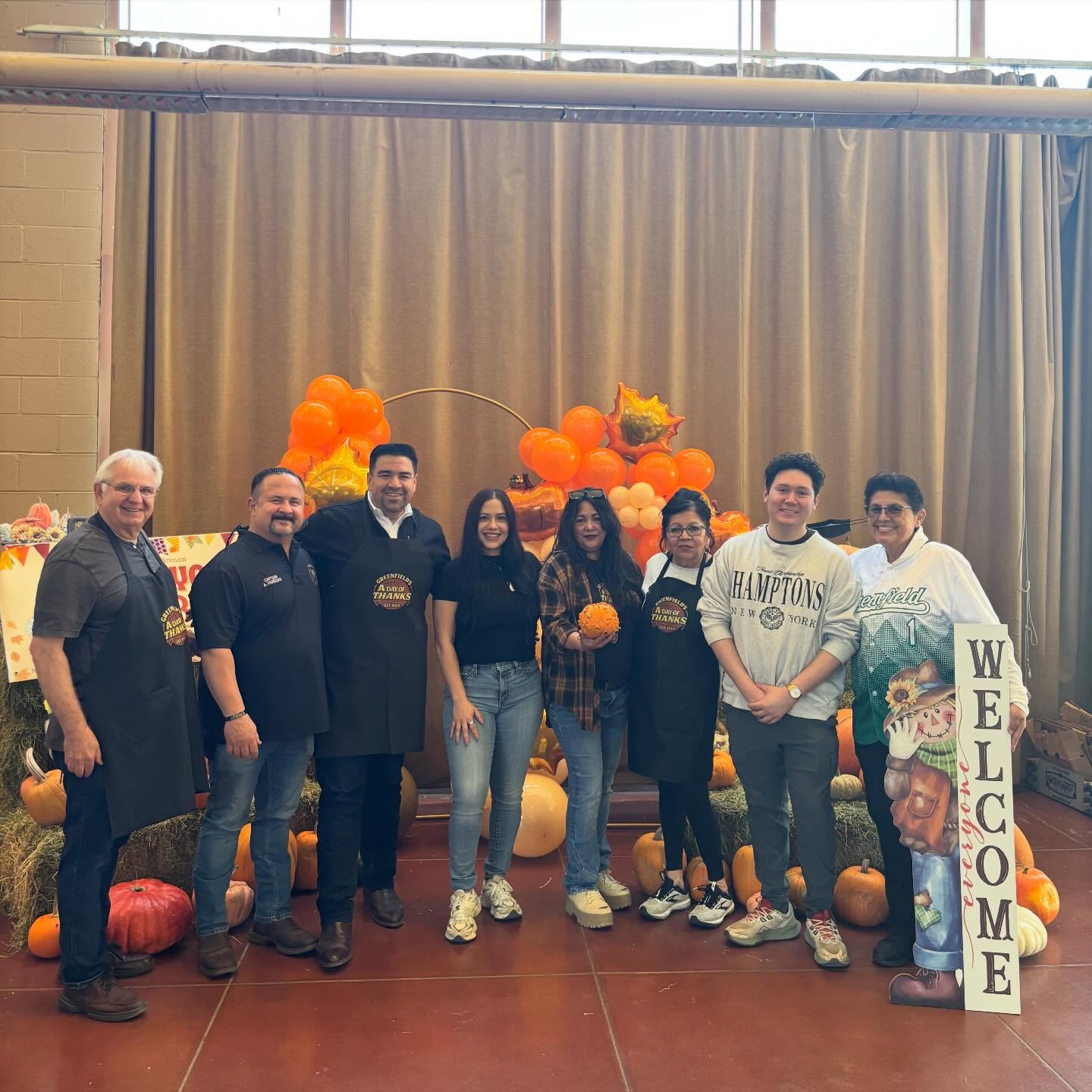 Today, one of our very own from the Heart of the Valley Chamber of Commerce and City Council, Rachel Ortiz, organized the 2nd Annual Day of Thanks!
With the support of amazing community partners @supervisorlopez @greenfieldmc_4h @madrecitafoundation The American Legion, @greenfieldlionsclub , @greenfield_youth_council @greenfield_pd_ca Captain Paredes, @greenfieldfiredept @greenfieldfirefighters and warm greetings at the door from Mayor Bob White and Councilmember Belen Garcia, this event was truly special.
Over 700 meals were served to our community today 💛
We couldn’t be more proud of everyone who came together to make this such a successful and meaningful event. Once again thank you again Council member Ortiz.
#DayOfThanks #GreenfieldCA #HeartOfTheValleyChamber