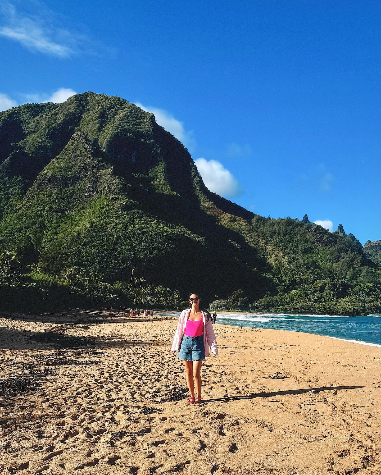 listening to the lilo and stitch soundtrack and watching Mary and Ryan become ohana 🌺🤙