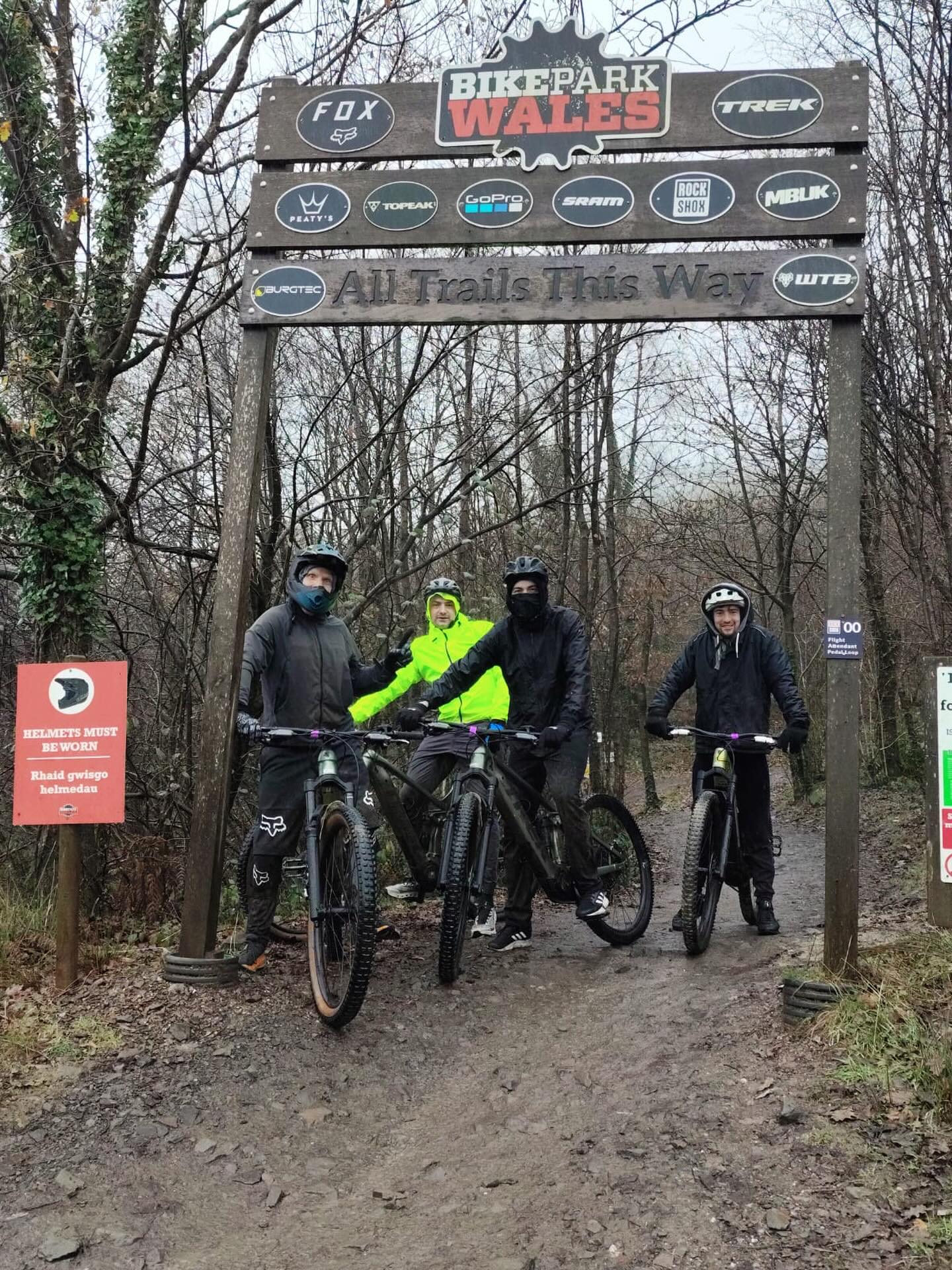As you know, this year HRF is marking 5 years of being open by celebrating the ‘5 days of Christmas’. We have organised 5 activities to get involved with during the Christmas period. No more staying in and drinking, let’s get out and be active.
Today we had our first activity, mountain biking in the cold and rain at Bike Park Wales! 🥶🥶🥶 One burst tyre, some malfunctioning breaks and a mild concussion lol, bring on activity number 2! Hope to see you all there!