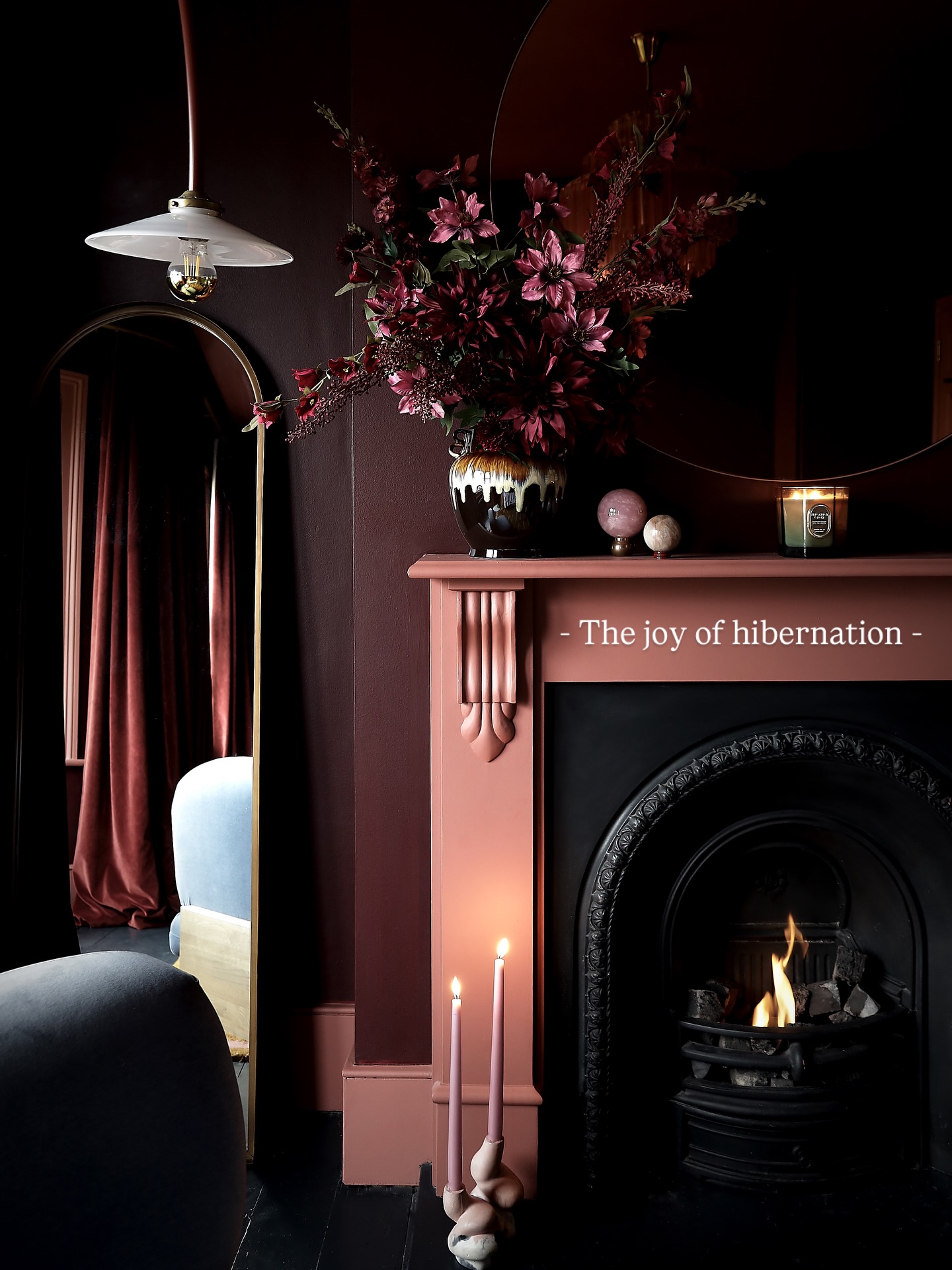 My kinda Sunday! ❤️
Design and styling @andthentheywentwild
Red interiors, warm red living room ideas, berry and burgundy home palette, cosy moody interiors, bold colour styling, dark warm room inspiration, red paint ideas, cocooning home design, autumn winter interior trends, rich colour schemes, dramatic interiors with warmth, cosy interiors, warm dark interiors, autumn winter home inspiration, moody bedroom room design, cocooning spaces, Sunday home vibes