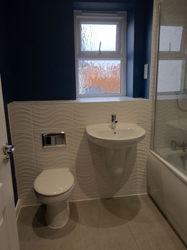 Hello all..
This bathroom and bedroom was carried out by our PPHS decorating team...it was a pleasure to work for Dan and Victoria..
As ourselves,They was extremely pleased with the outcome..🫡🙏
It was done the PPHS way...
(PERFECTION IN OUR NAME...PERFECTION IS OUR AIM..)
For any queries or quotations...DM or call
#essexbusiness #essexdecorator #essexdecor #essexdecorators #essex #rayleighessex #leighonseaessex ##rochfordessex #southend#bathroomdecor