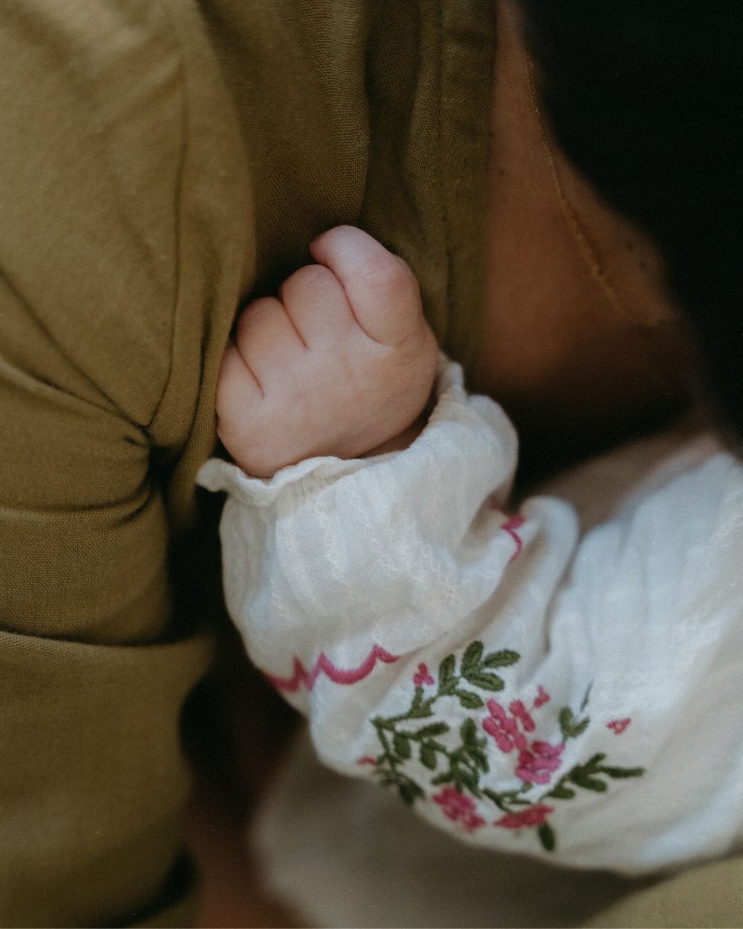 Parce que chaque famille est unique, je crée avec vous et pour vous les images vivantes de votre quotidien 🤎
___
📸 Huynh Anh, photographe de vos histoires de vie ♡
💌 Infos et réservations : www.ha-tran.com
#photographemarseille #naissance #maternite #grossesse #viedefamille #votrehistoirefamiliale #votrememoiredenfance