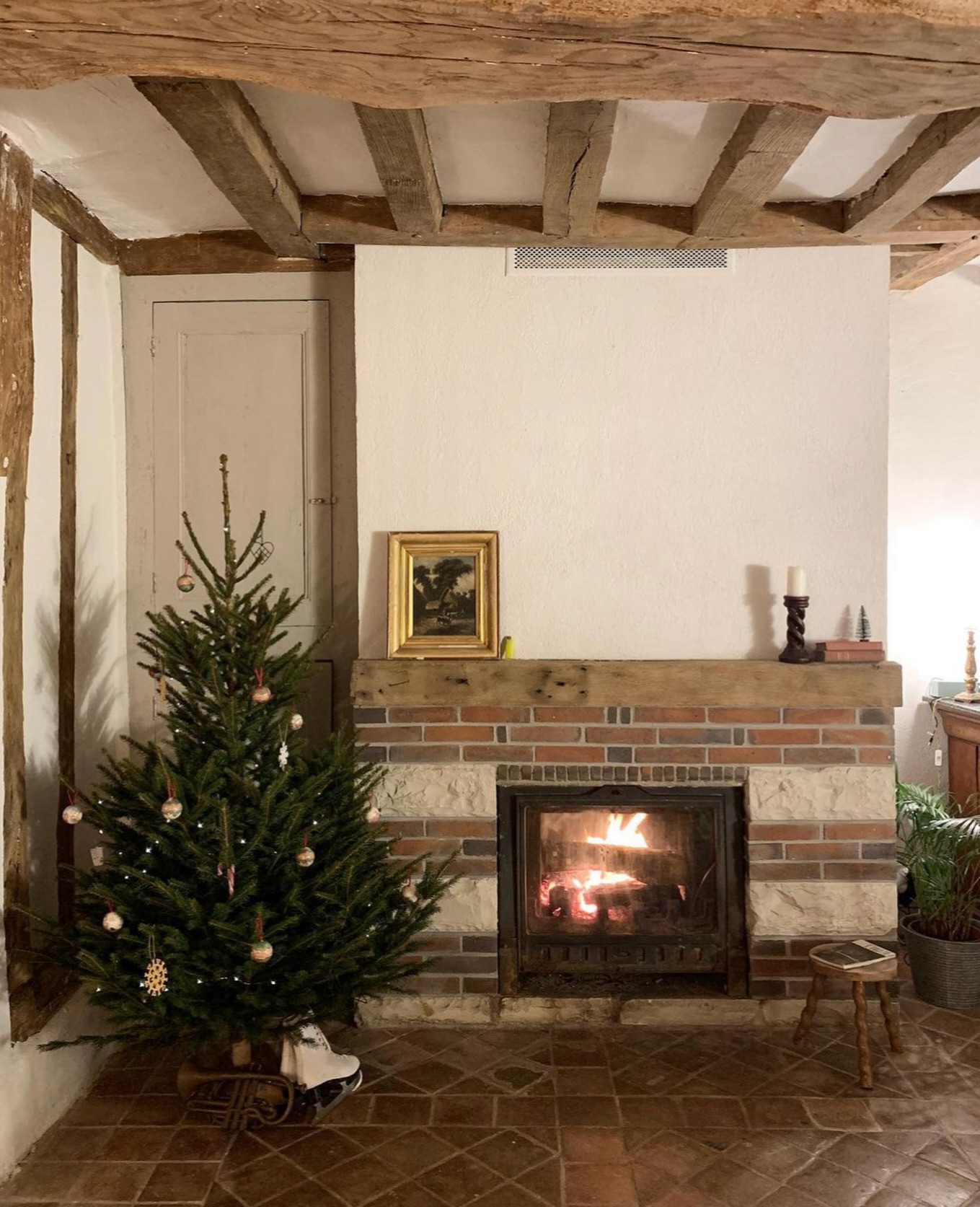 L’esprit de Noël s’installe peu à peu dans nos maisons !
Pour un week-end au coin du feu, en famille ou entre amis, à 2, à 10 ou à 15, c’est par ici : https://www.maisonpieuse.fr/reserver
#puisaye #lapuisayeadugenie #noel #christmas #frenchchristmas