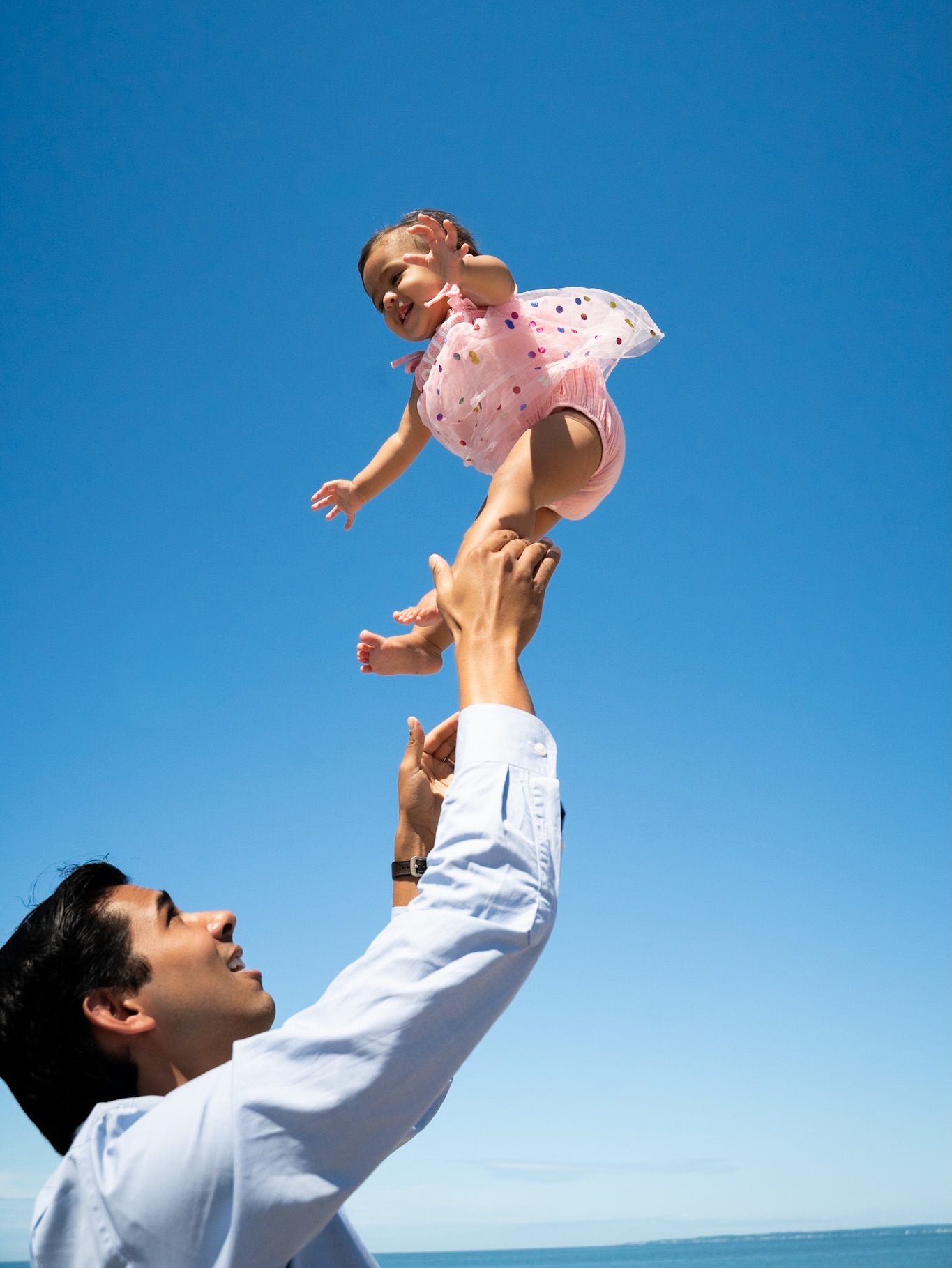 Little moments that become big memories.
___
#Fatherhood #DadAndDaughter #FamilyMoments #LifestylePhotography #PortraitPhotography #BeachDay #Parenthood #CandidMoments #PhotographersOfInstagram #JustAKidFromENY #NewHavenPhotographer #CTPhotographer