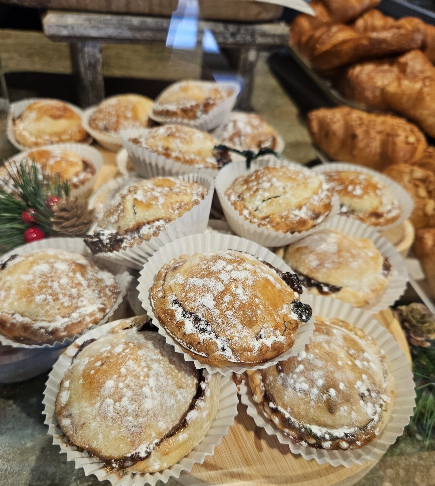 Hello, December ✨
Mince pies warming, cakes freshly baked, coffee steaming…it’s one of our favourite times of year.
If you’re wandering through our historic houses, visiting a festive market or simply looking for a snug spot to pause, our cafes are open with plenty of comfort waiting on the counter.
Come in, warm up and enjoy a little seasonal magic with us ☕️
#mincepie #northlondon #coffeeshop #freshlybaked