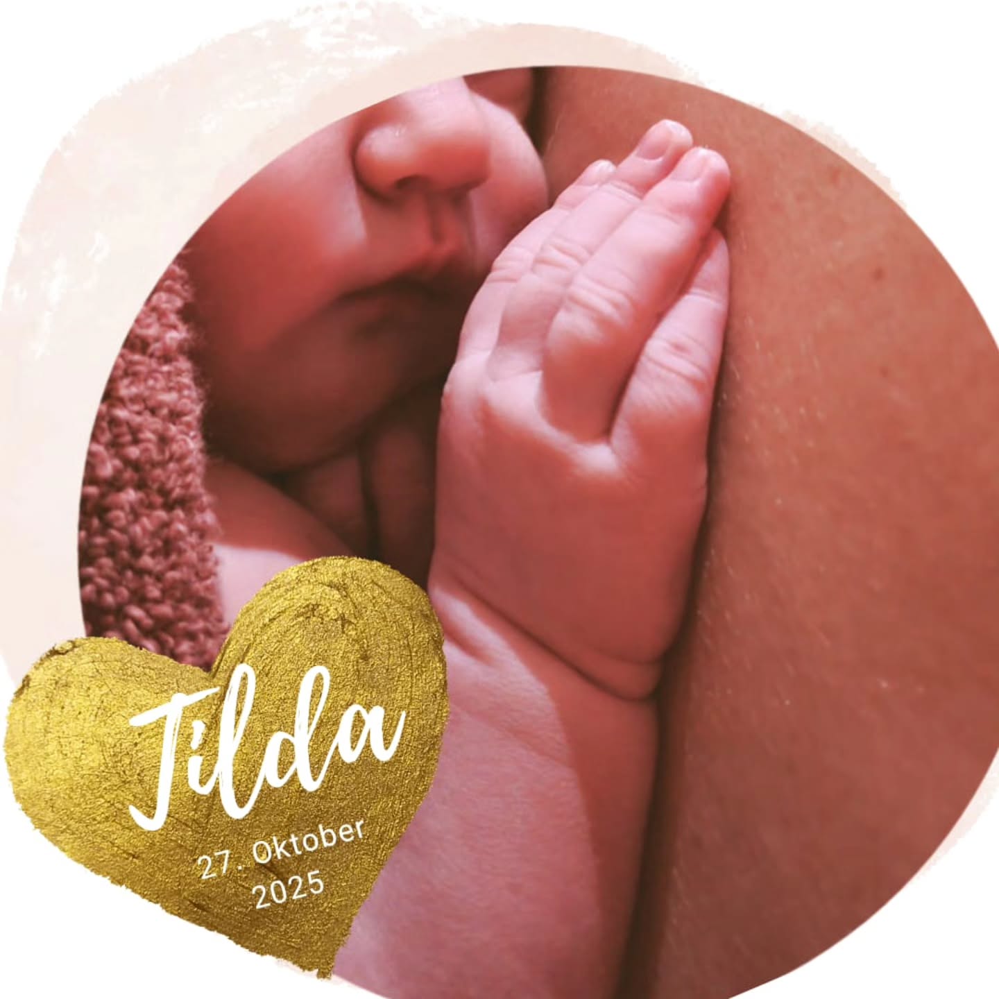 ✨ Willkommen, Tilda ✨
Während deine große Schwester ganz schnell geboren wurde, hast du dich in aller Ruhe auf den Weg gemacht – eine intuitive, kraftvolle Wassergeburt.
Aber auch die BeUp-Möbel wurden in so vielen Varianten genutzt, dass es eine Freude war deinen Eltern zuzusehen.
Und ein schöner Zufall: Alle Mädchen dieser Familie wurden an einem 27. geboren.
Eine Geburt voller Teamgeist und Verbundenheit. Danke, dass wir euch begleiten durften. 💛
#geburtshaus #außerklinischegeburt #hebamme #familie #wunder #selbstbestimmtgebären #wassergeburt #glücklich #64