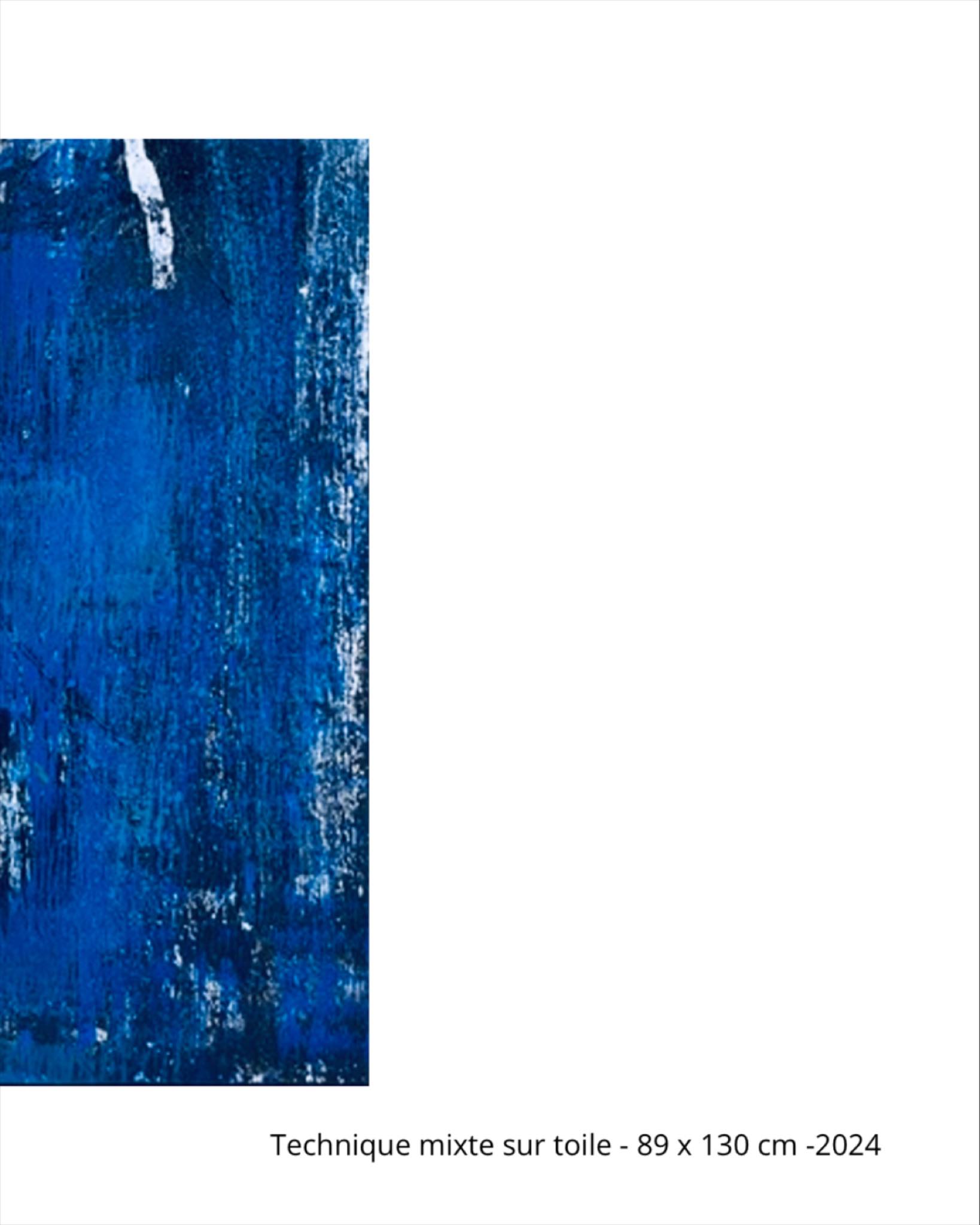 Crépuscule capture ce moment où la lumière hésite avant de disparaître totalement. Les touches de blanc rythment la composition et donnent ce dernier éclat avant que l’obscurité ne prenne toute la place. Elles créent une respiration dans la matière, un équilibre fragile mais nécessaire. Sans elles, la nuit serait totale, alors qu’ici, il reste encore une lueur, un écho de lumière qui persiste. C’est ce qui rend le tableau vivant, en mouvement, comme si l’instant pouvait encore basculer.”