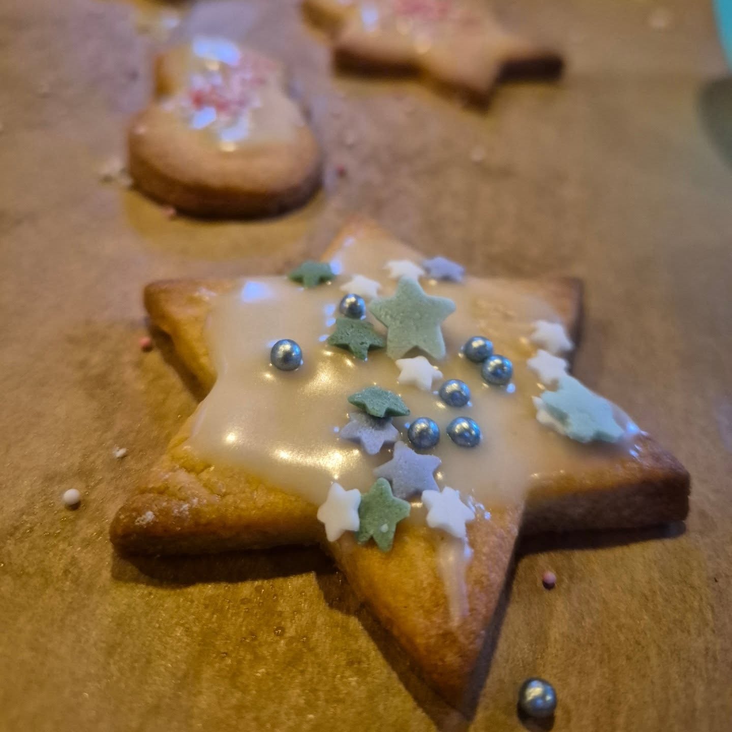 In der Weihnachtsbäckerei auf dem Abenteuerspielplatz wird fleißig gekleckert, genascht und gebacken! 🎄
Der Dezember wird bunt! Viele schöne Aktionen Freut euch auf viele tolle Dezember-Angebote! Mehr Infos gibt es bei uns auf dem Abenteuerspielplatz an den Infowänden oder auf unserer Homepage. 🎅🏼💫
#abenteuerspielplatz #stuttgart #vaihingen