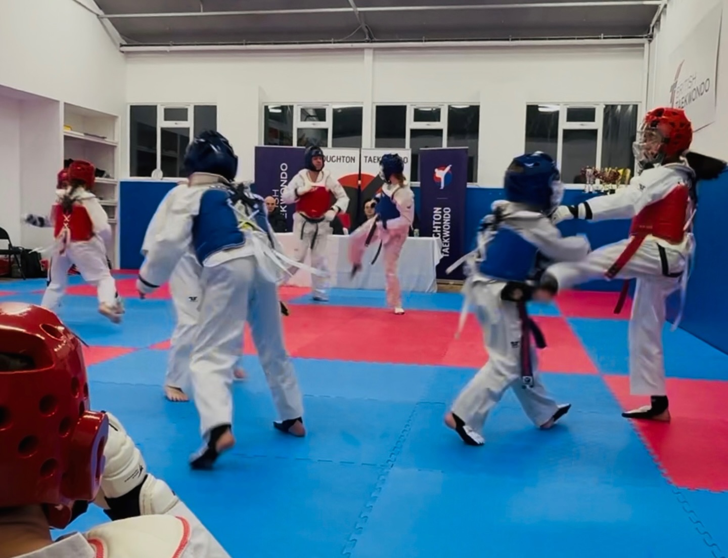 It’s Double Session Friday! 🤩
Warm-ups ✔️
Stretches ✔️
Sparring ✔️
Energy levels… HIGH!
Let’s kick off the weekend with strong techniques, fast footwork, and lots of smiles on the mats.
Bring your gear, bring your focus, and let’s make it an awesome Friday! 👊✨
#FridayTraining #DoubleSessionFriday #SparringFriday #TKDLife #TaekwondoEnergy #MartialArtsFun #LoughtonTaekwondo